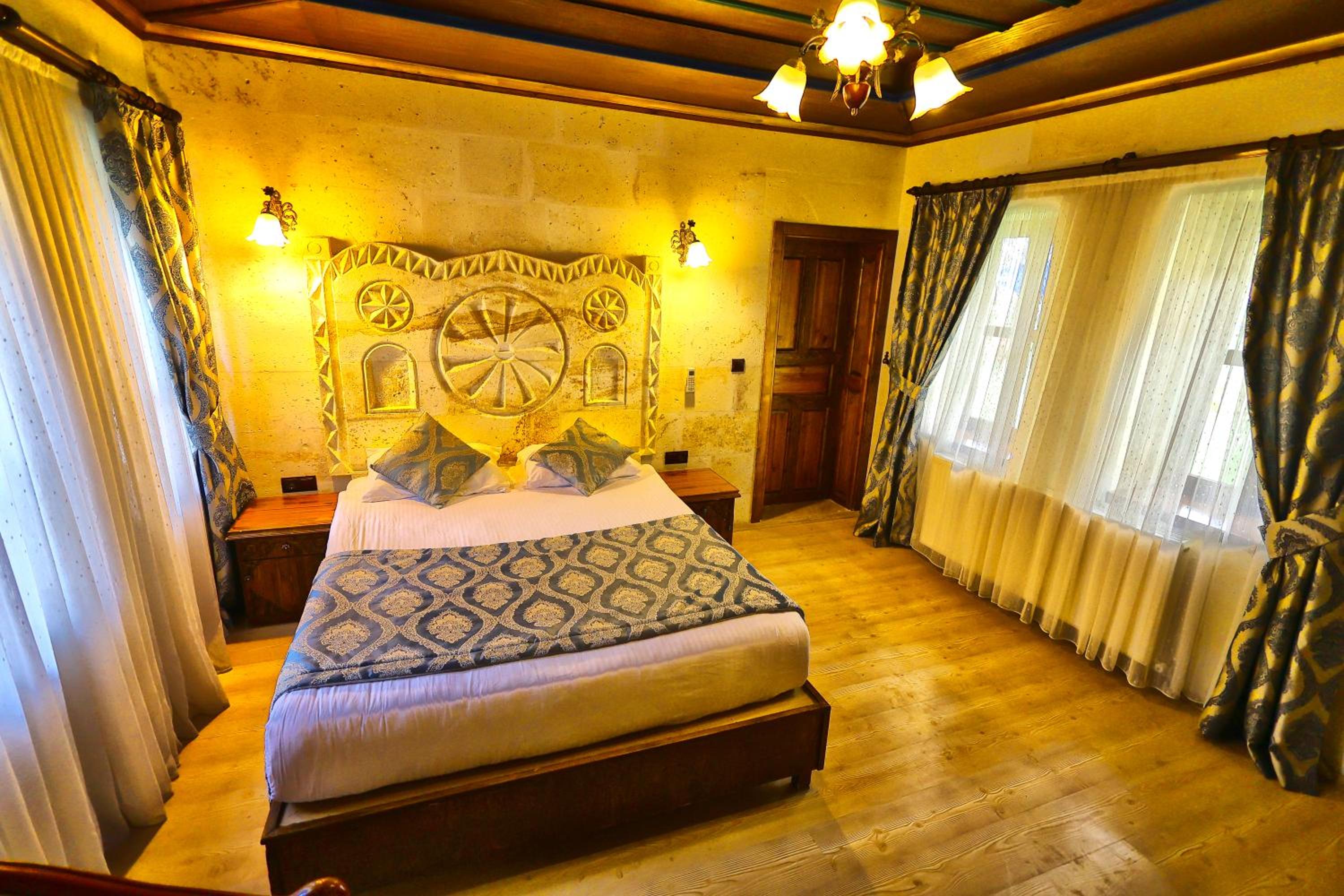 Cappadocia Empire Cave Hotel - Image 41