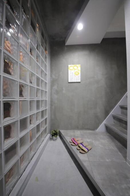 Osaka Glitter 3 floor whole house 6-10 ppl 5mins walk to station