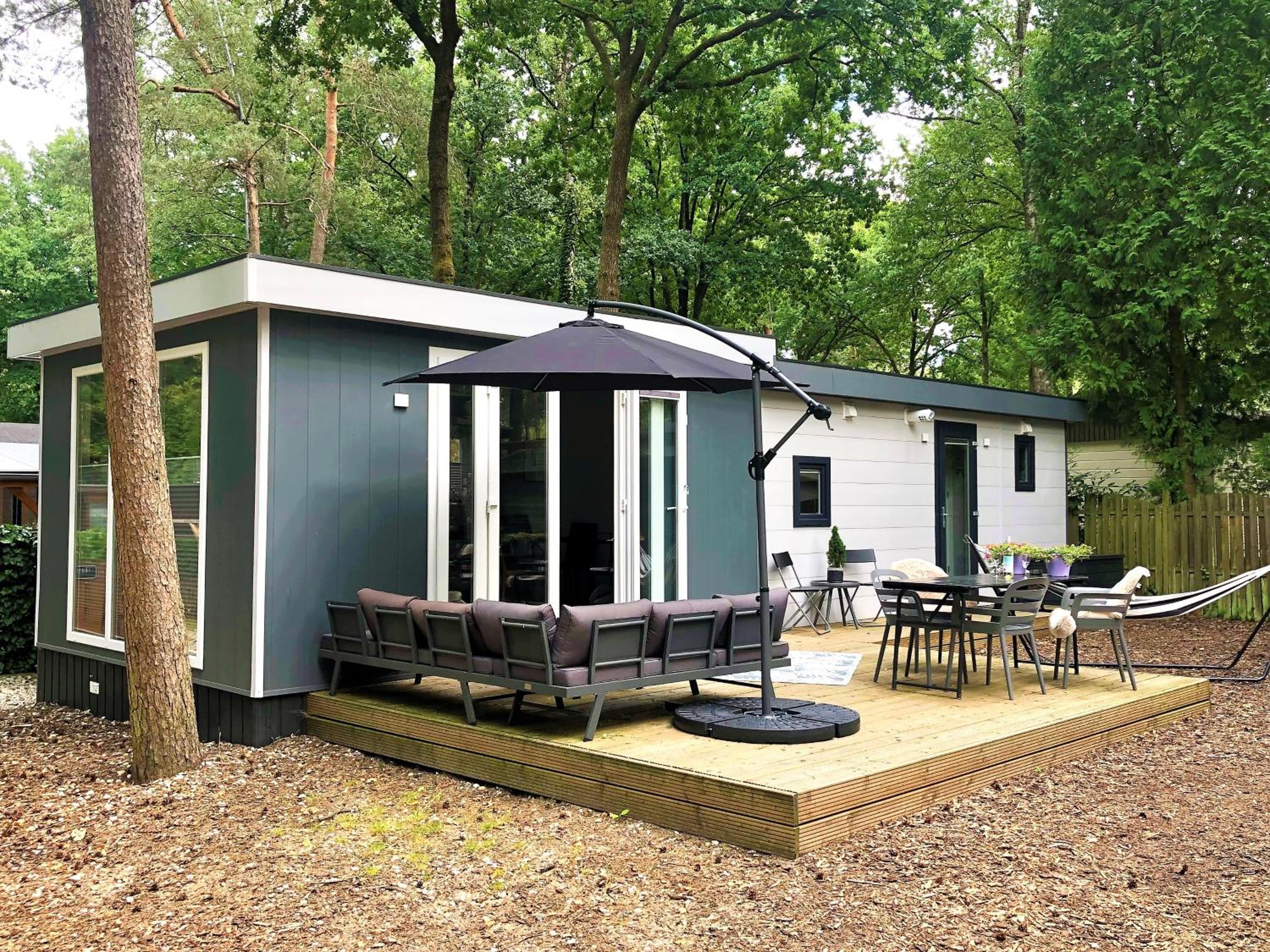 Luxe Chalet Leeuwenhart - recreation only view 3