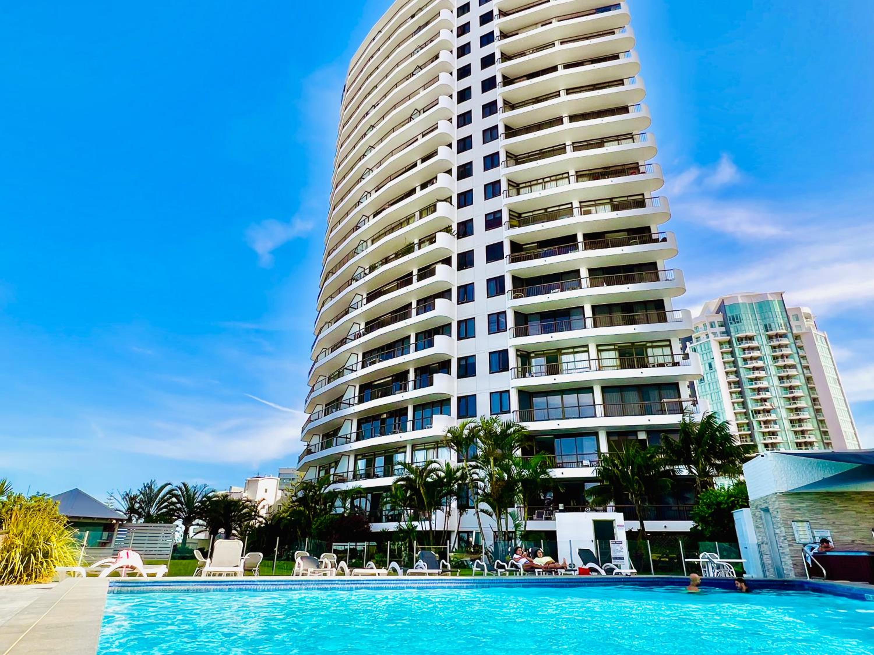 Oceanfront Family Apartment Pool & BBQ