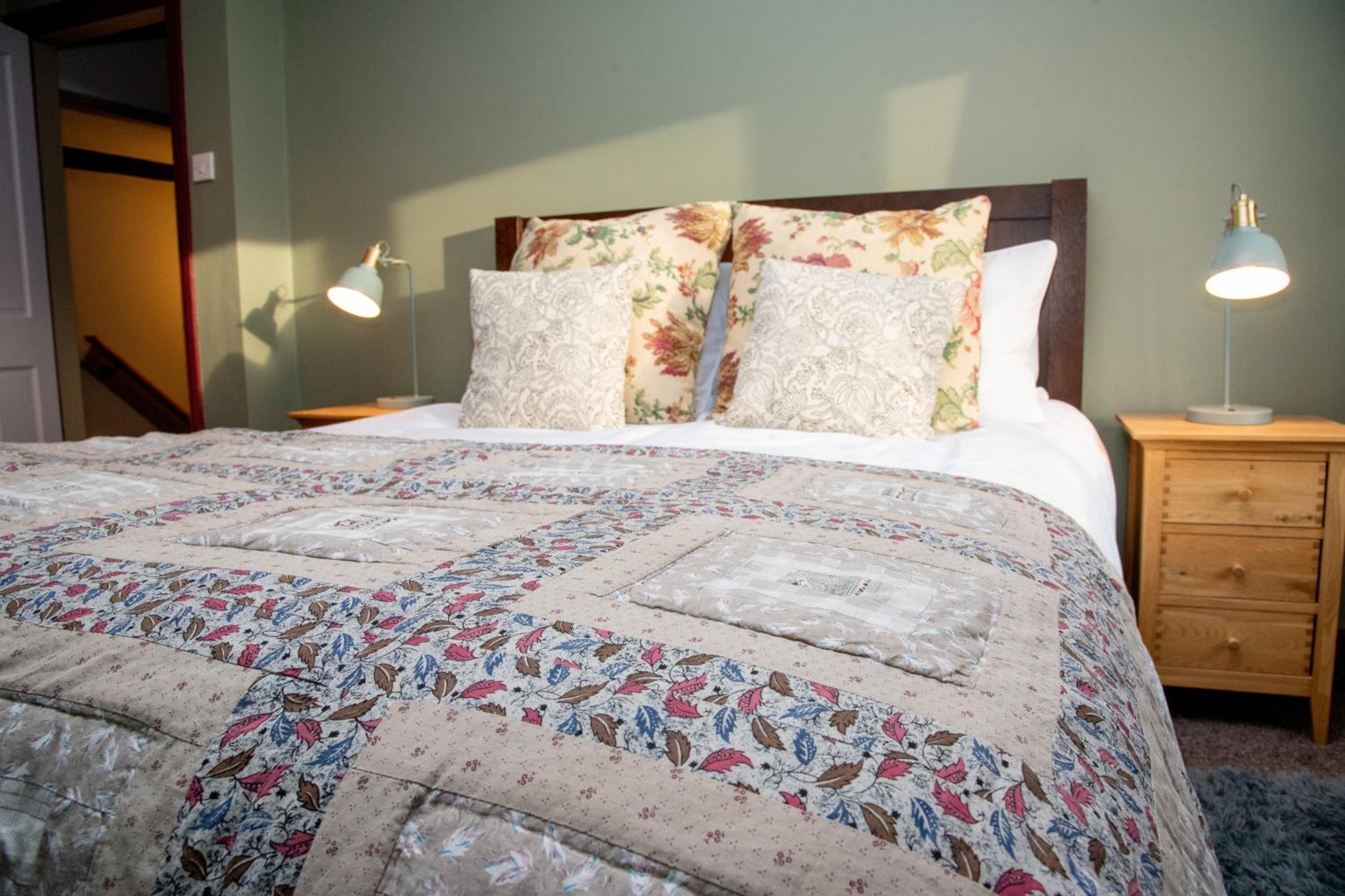 Special offer - Two Bedroom Country Cottage in County Durham with Village Pub and Free Parking For Holidays and Work Stays view 3