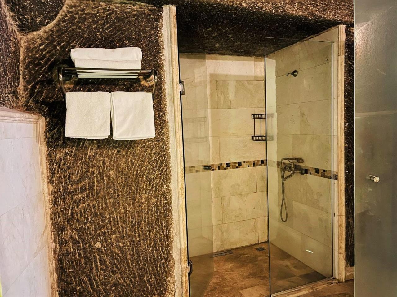 Cappadocia Empire Cave Hotel - Image 100