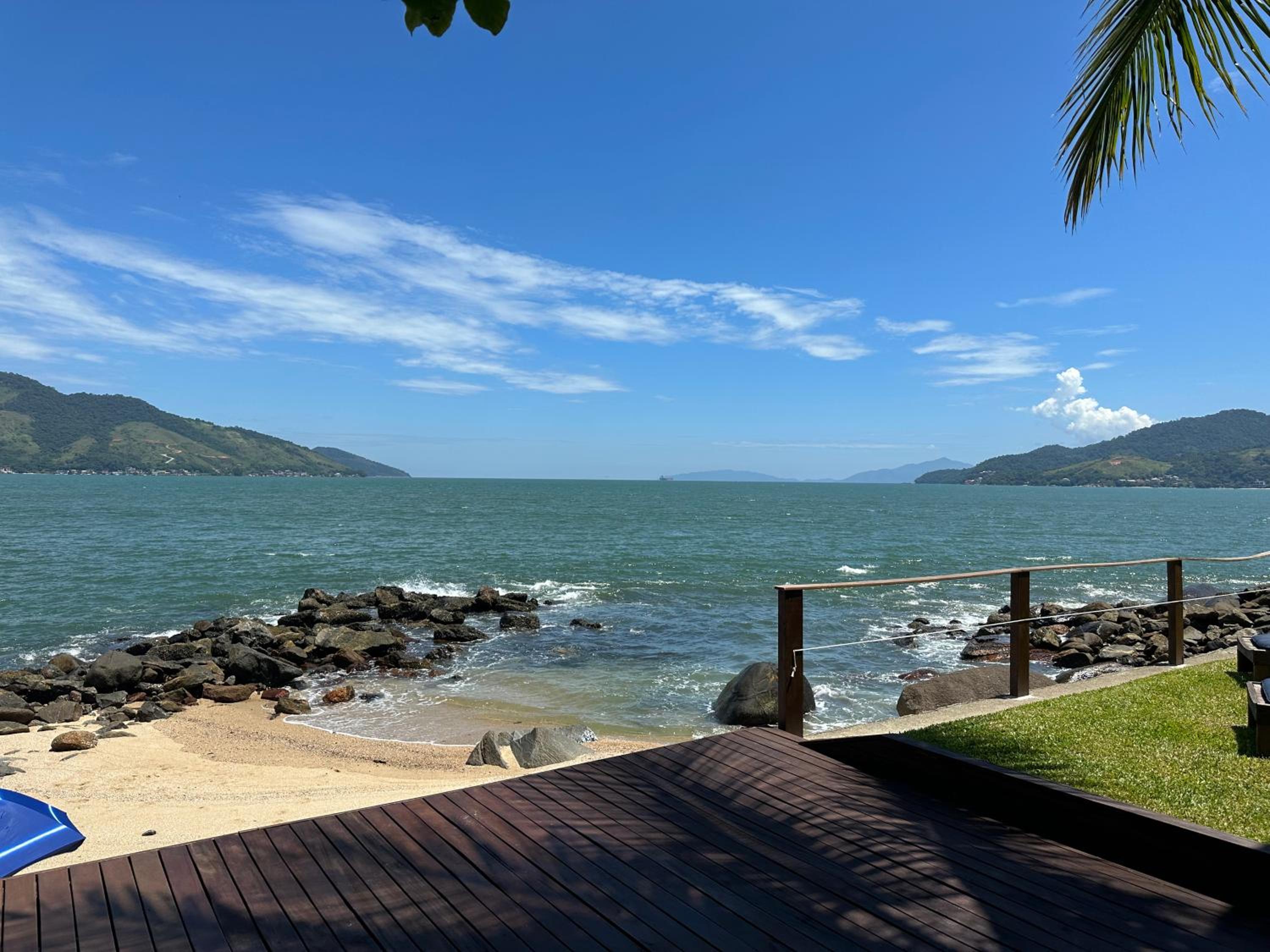 Casa com praia particular no condomínio Portobello