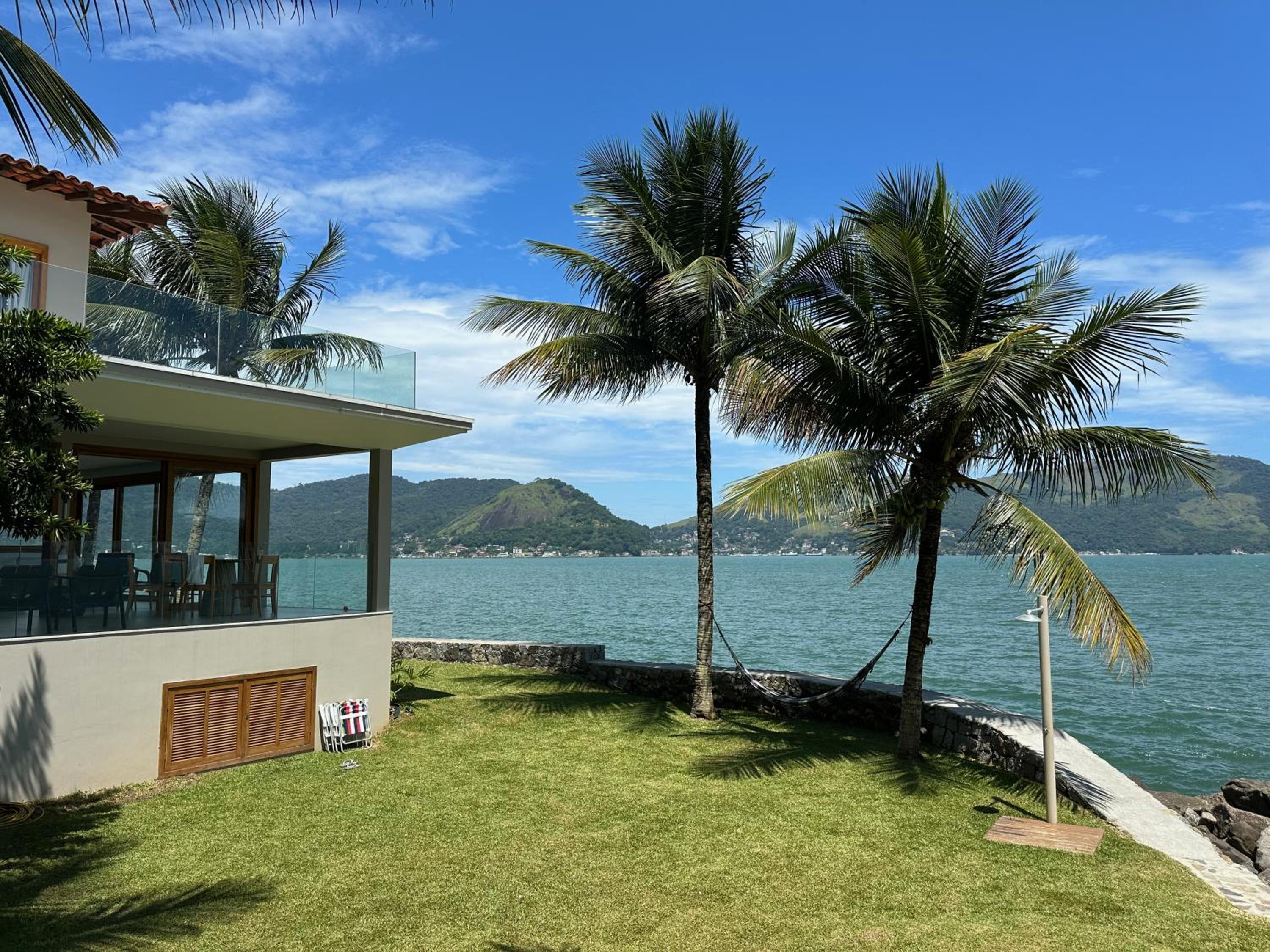 Casa com praia particular no condomínio Portobello
