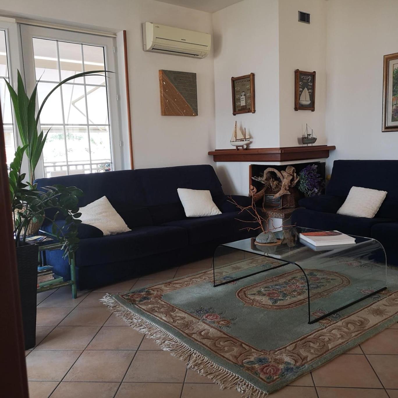 B&B Benjamin view 4