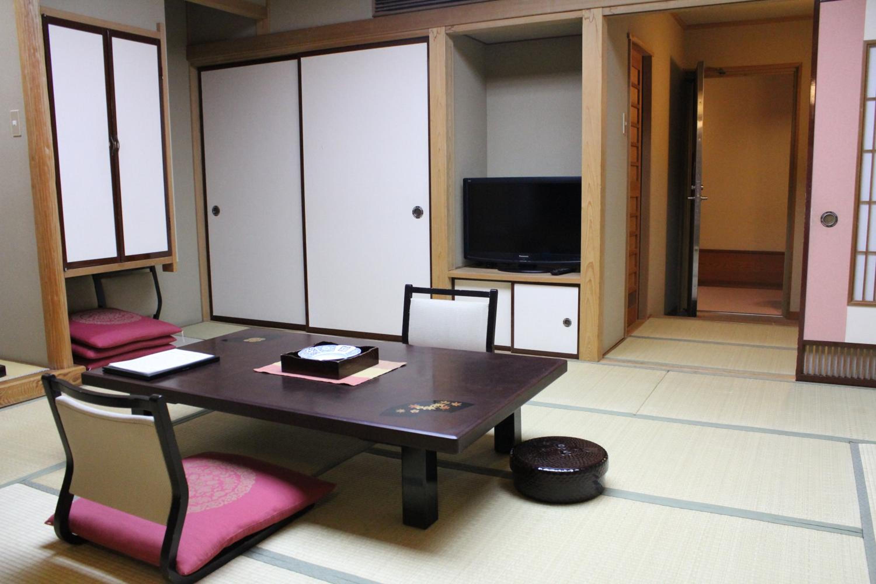 Yanagiya