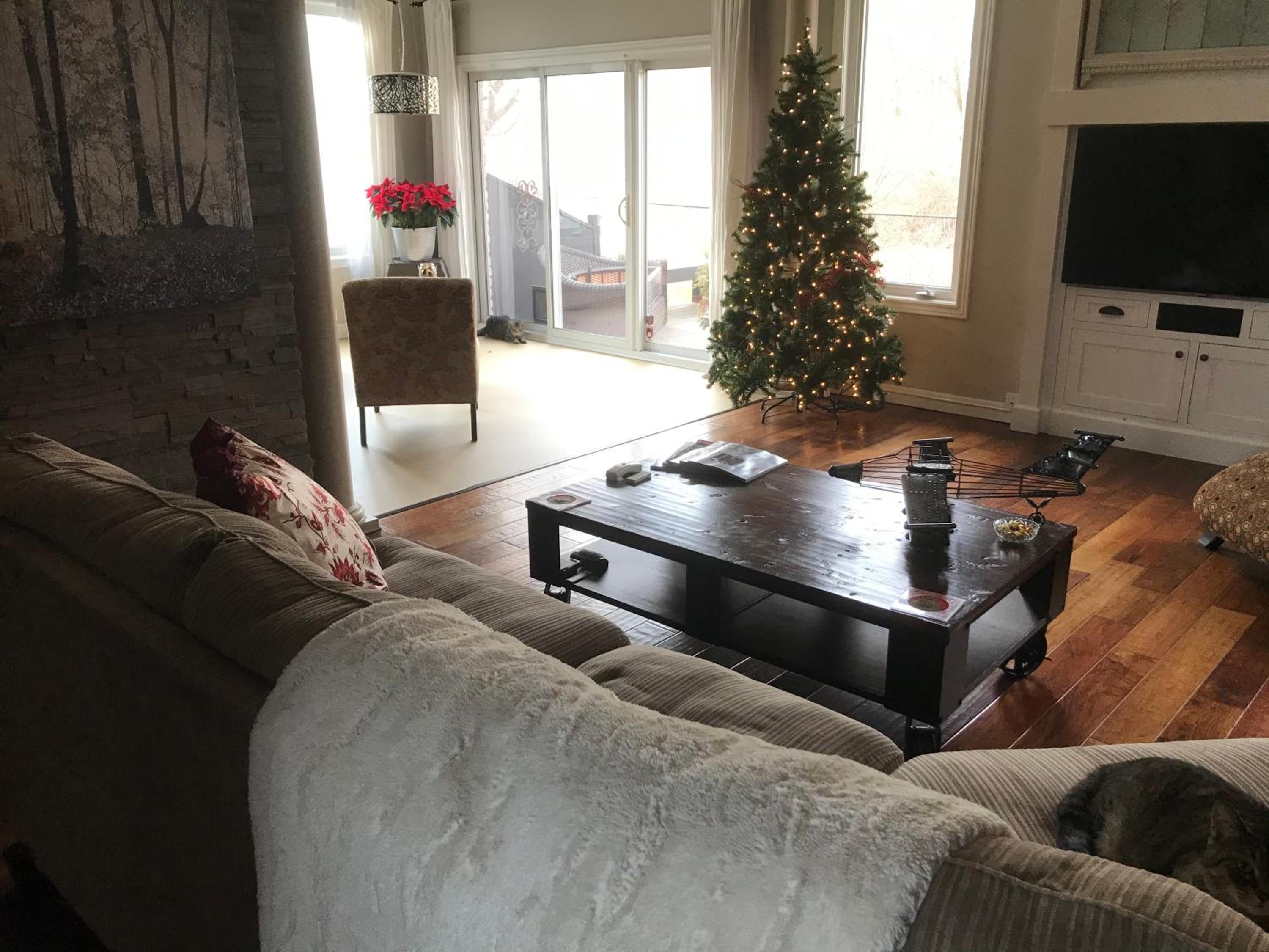 Cozy Luxury on the Thames in Ontario!