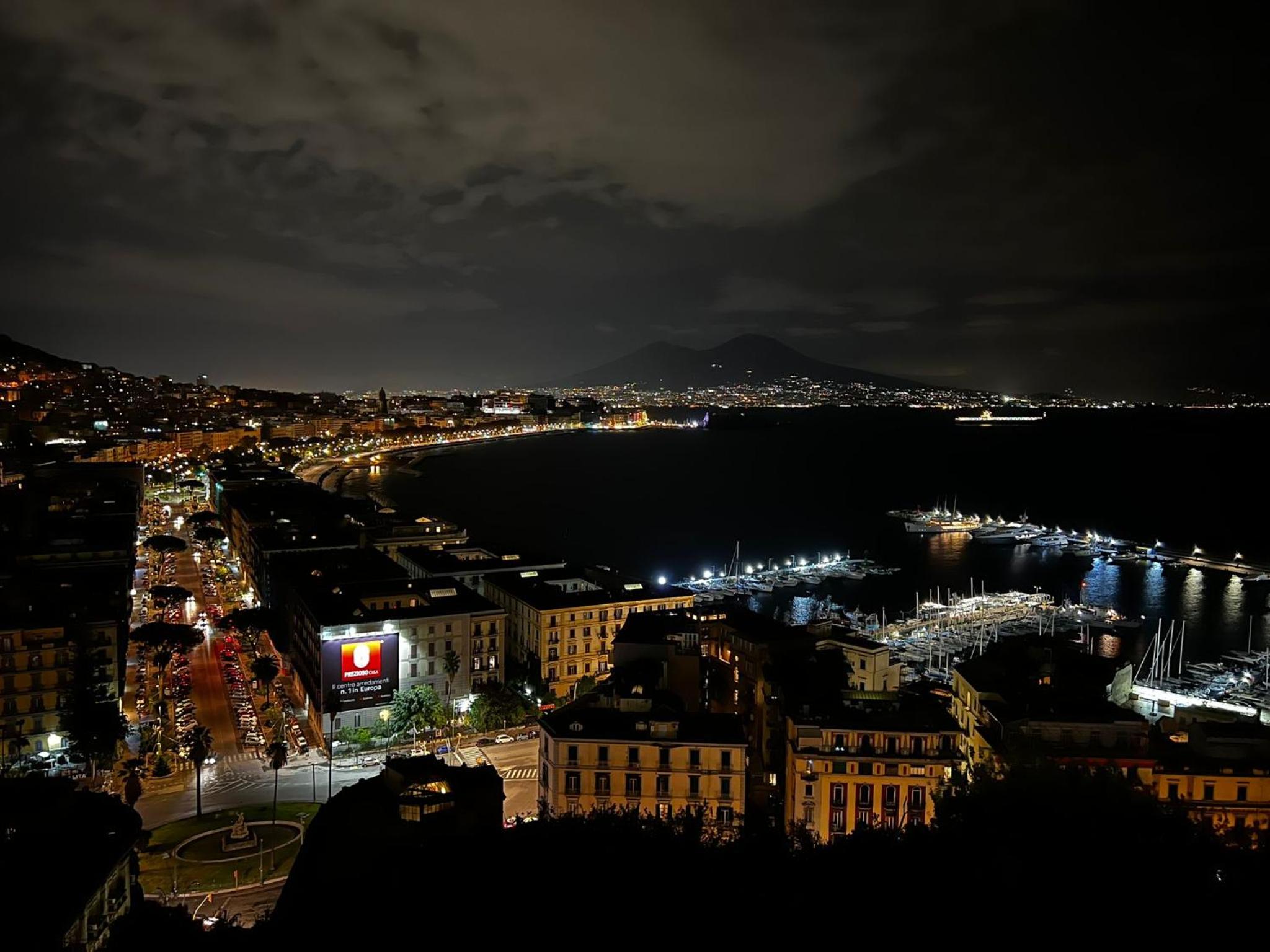 Twin Towers Naples Luxury