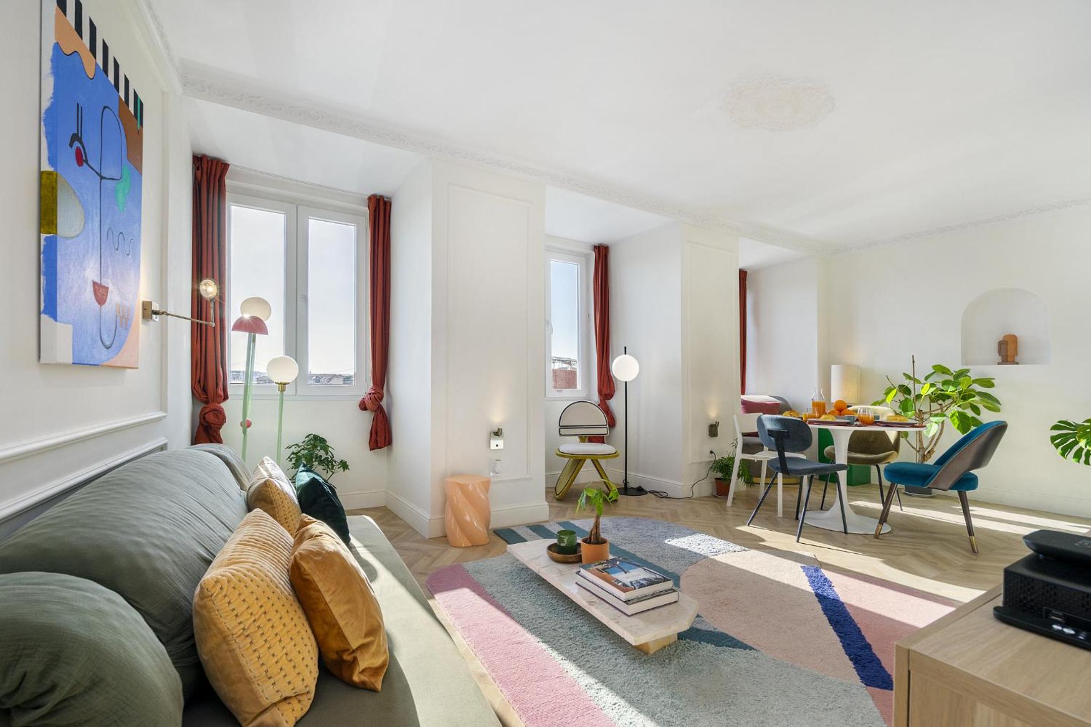 WHome Historic Centre Modern Masterpiece w River views