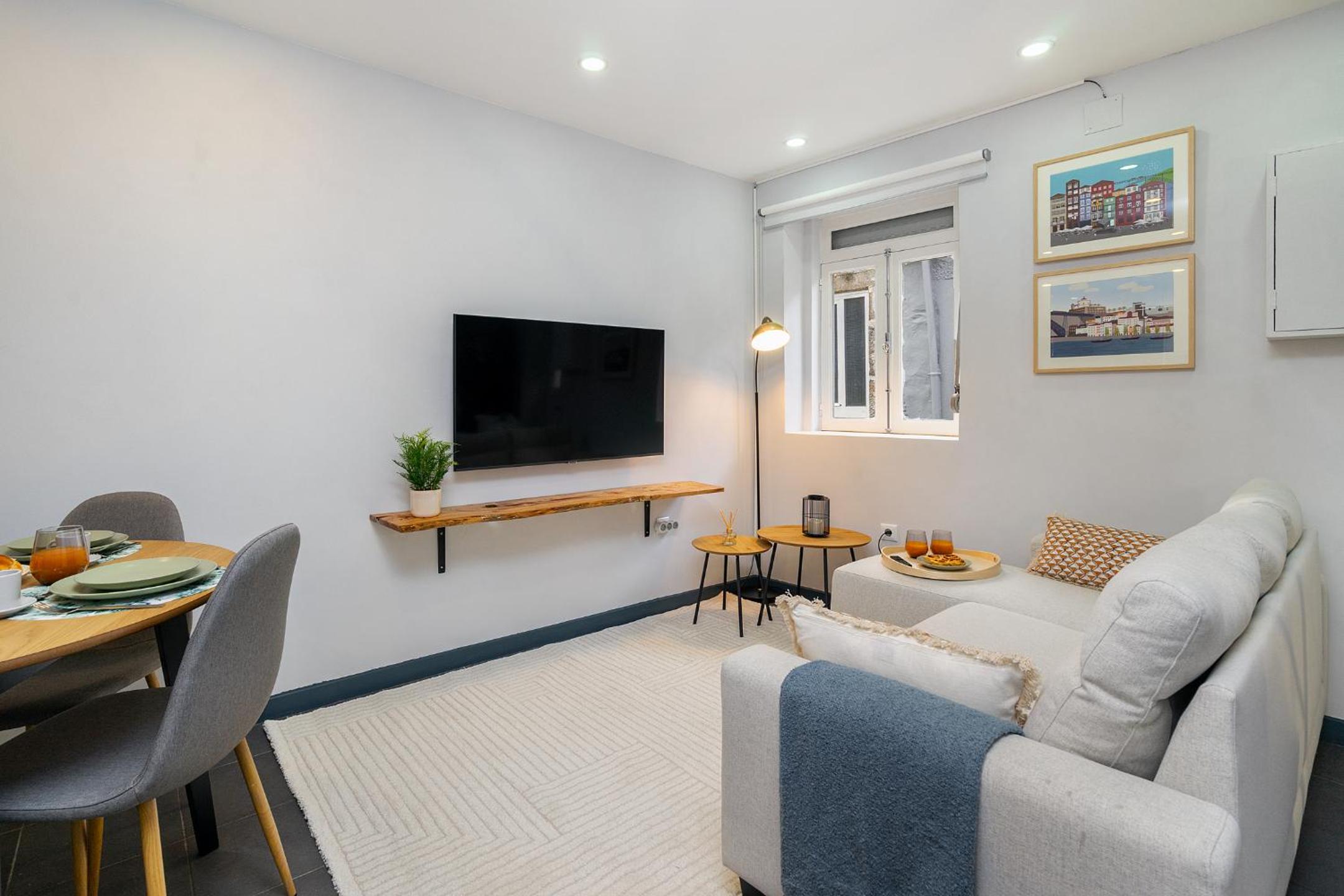 WHome Porto City Center Comfort & Stylishly Furnished view 3