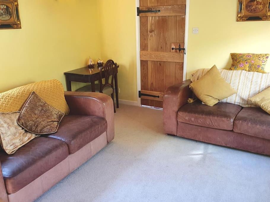 Countryside 3 Bed Detached Cottage view 4