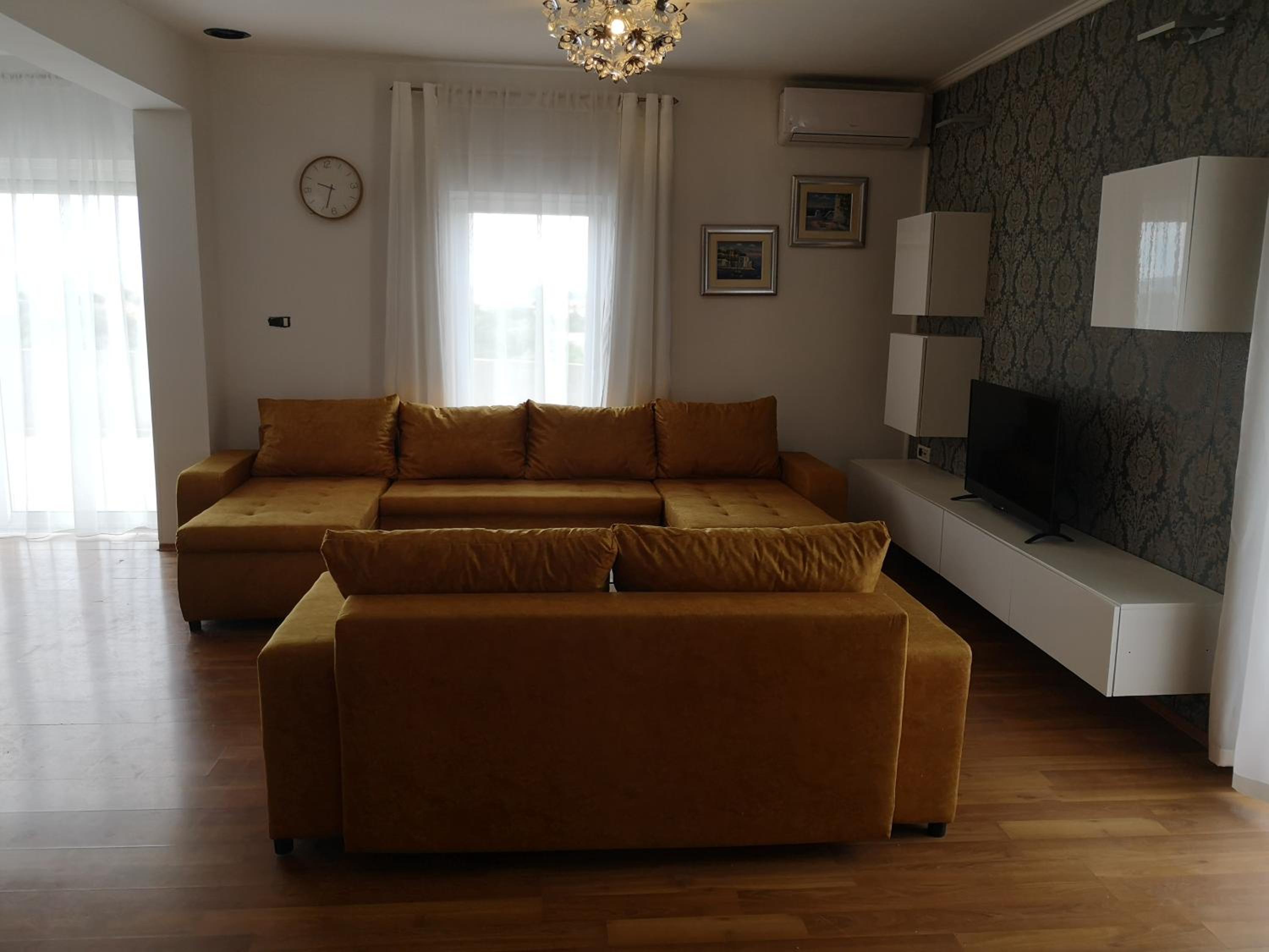 Topalli Apartments