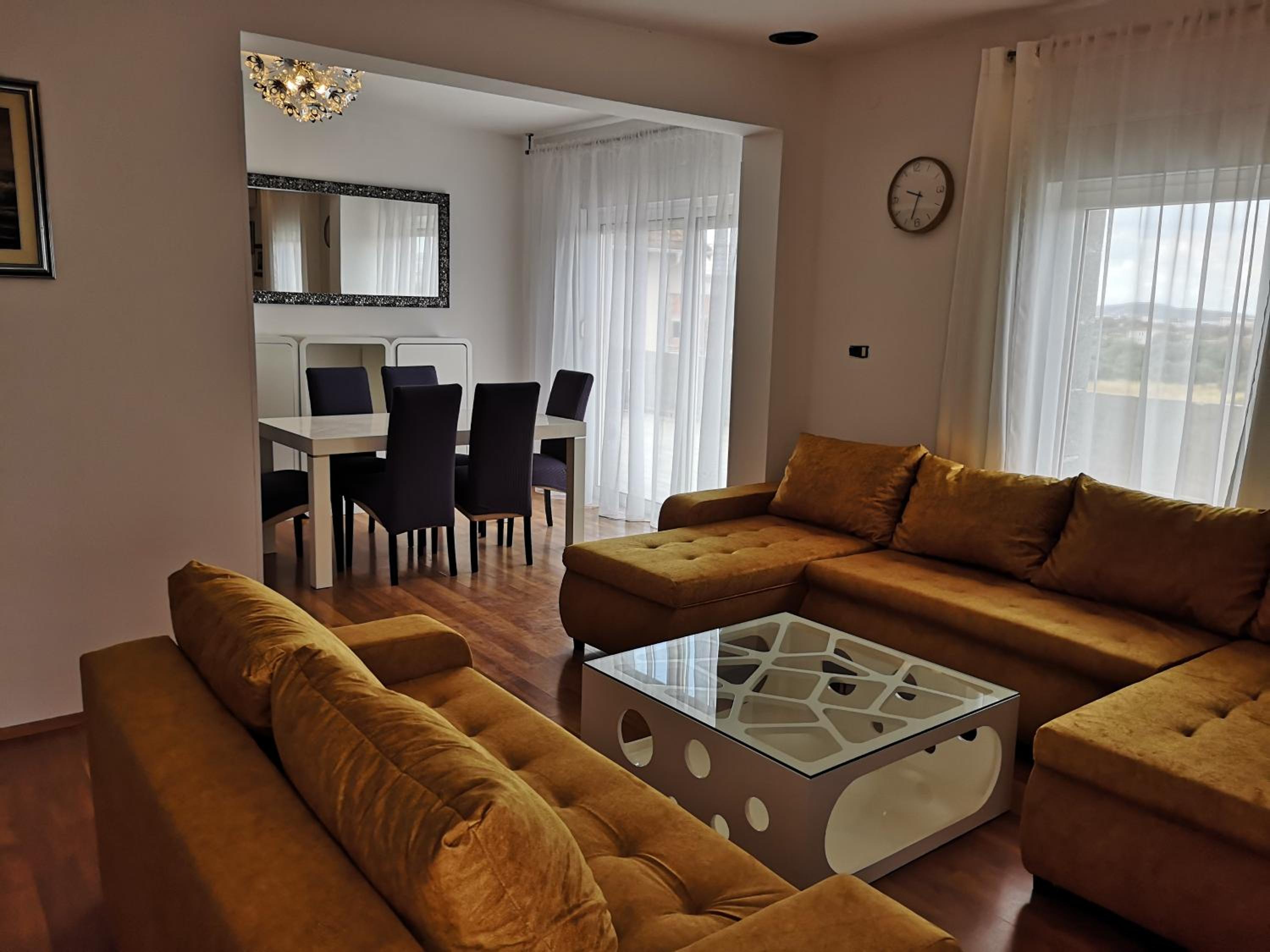 Topalli Apartments