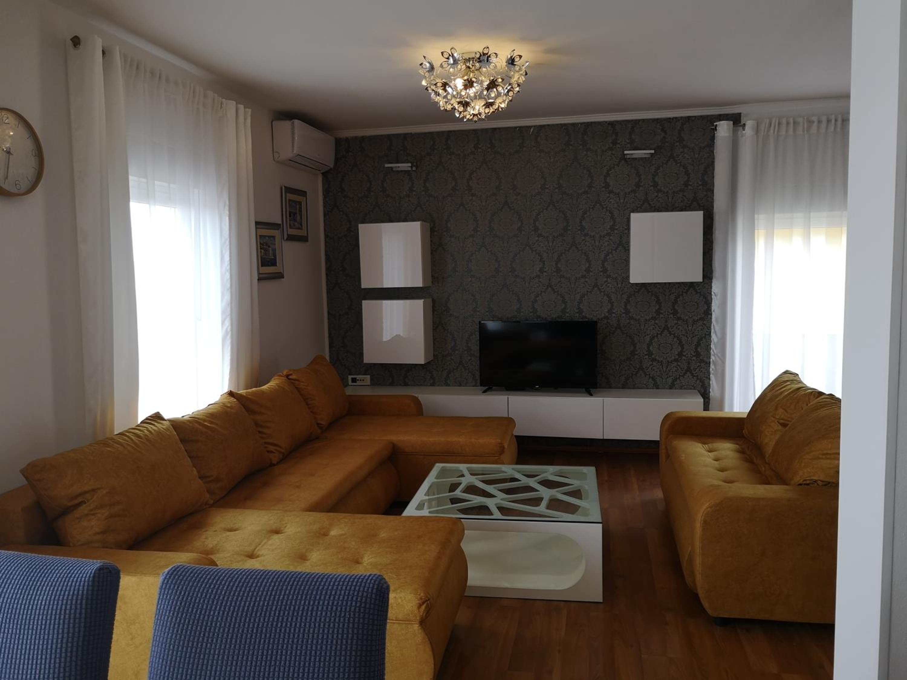 Topalli Apartments