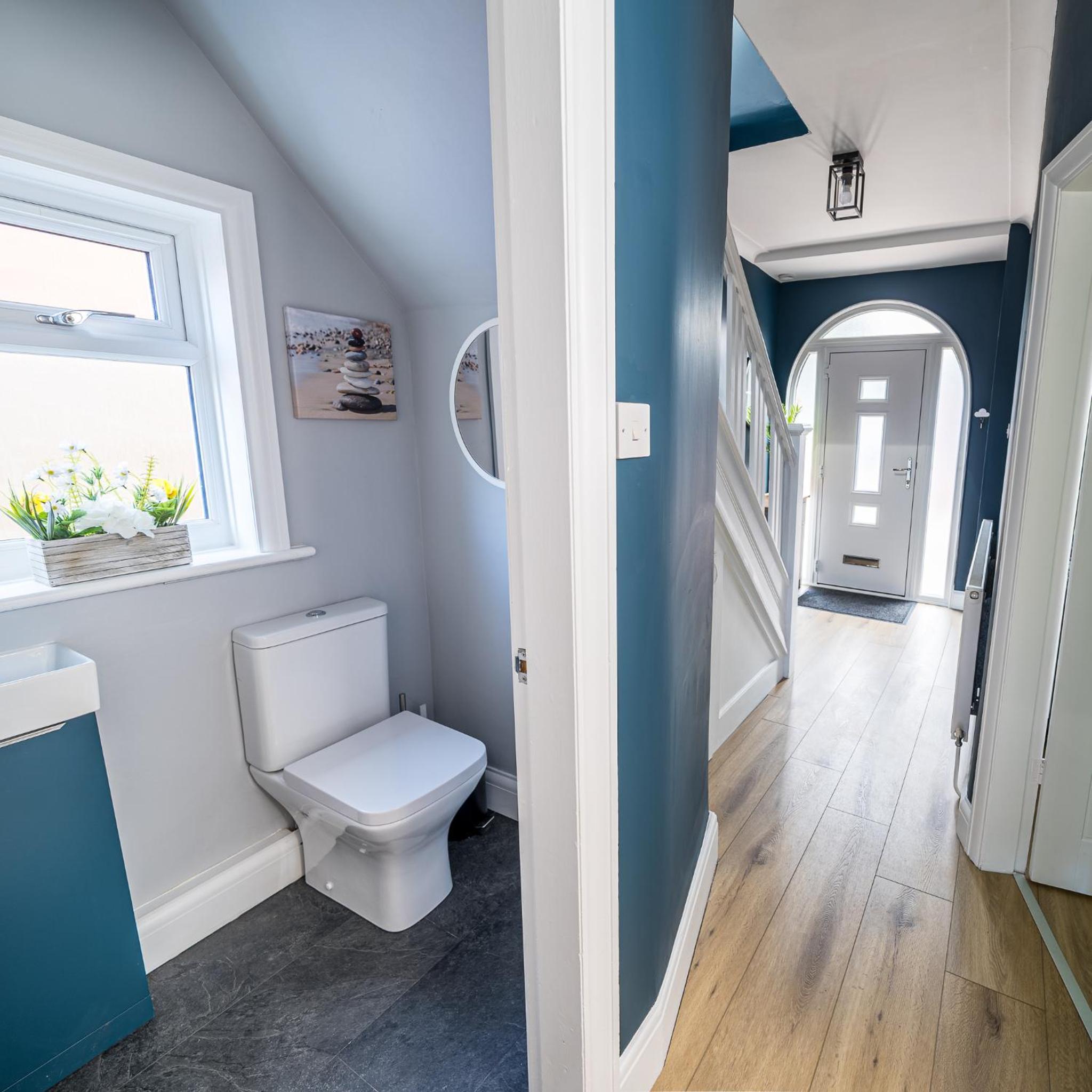 Highgate Beach House - Great for family stays and contractors
