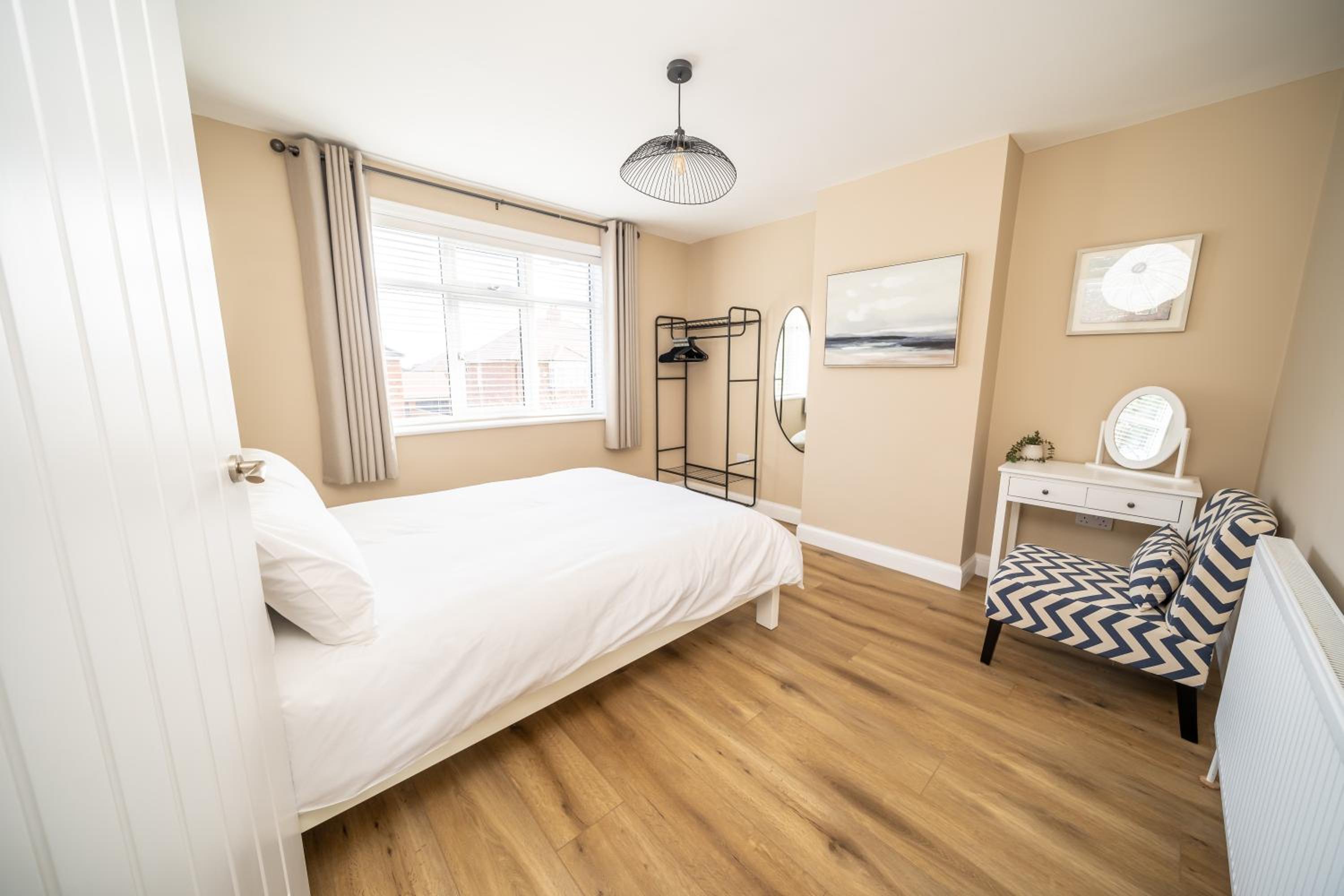 Highgate Beach House - Great for family stays and contractors