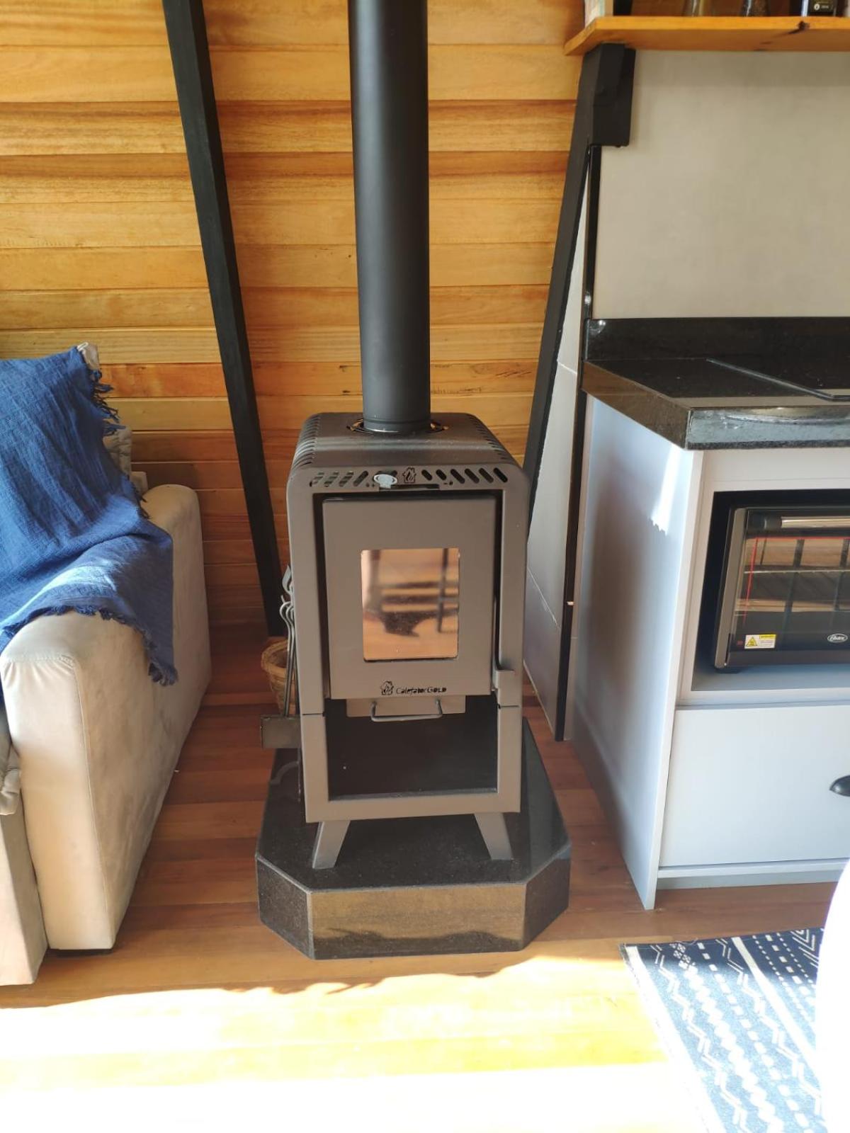 Triangle of the Sun Cabin | Mountain view | Hot tub | Air conditioning