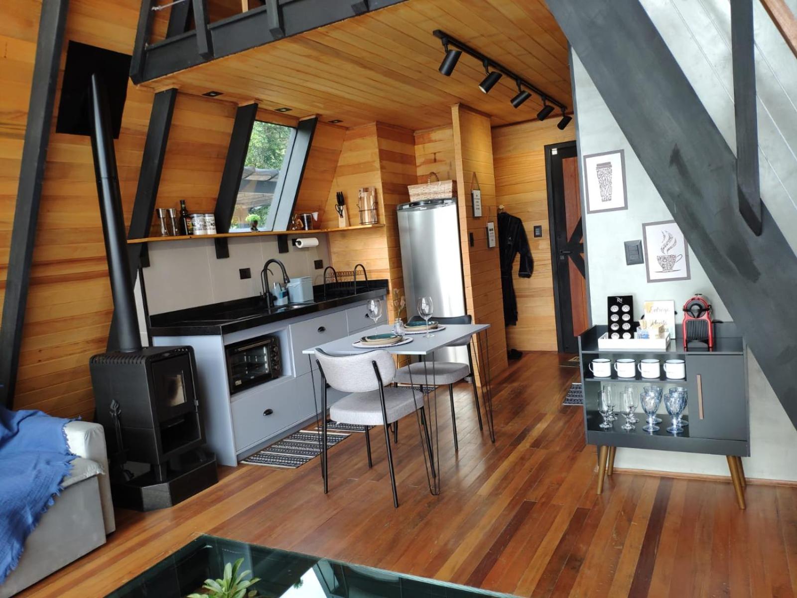 Triangle of the Sun Cabin | Mountain view | Hot tub | Air conditioning