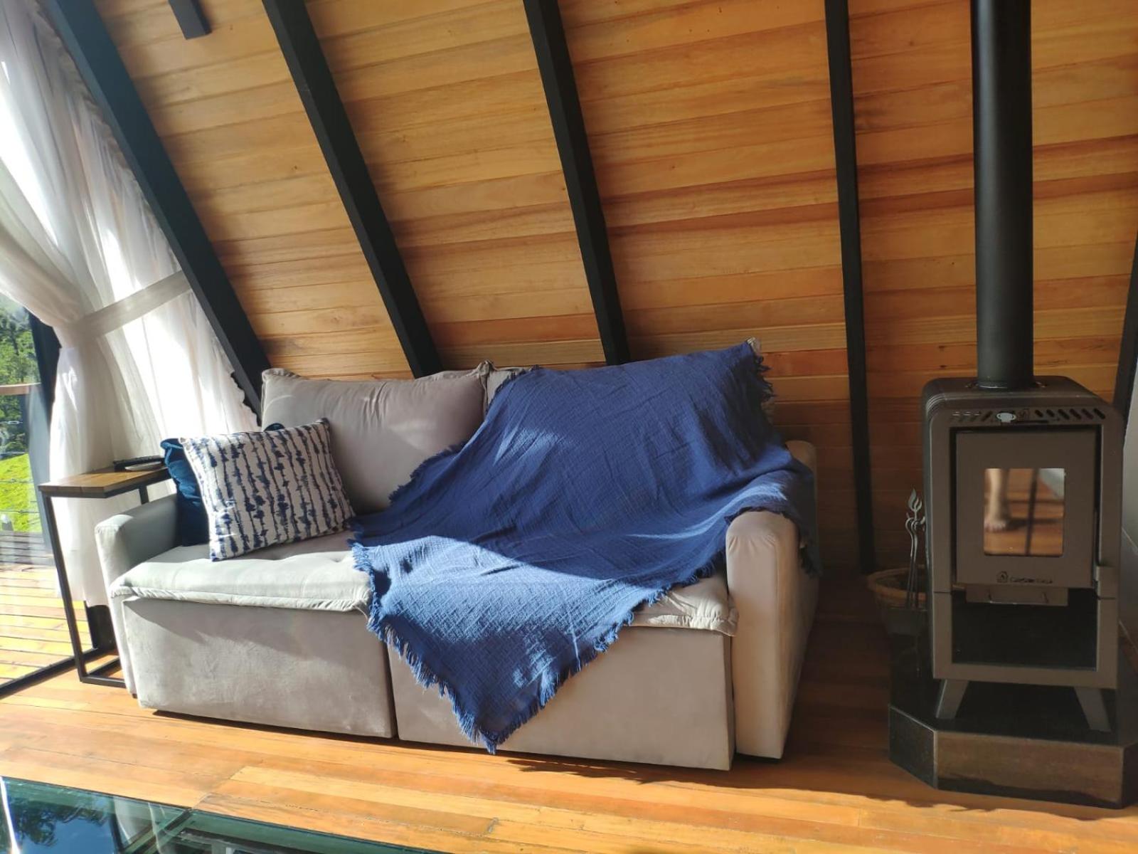 Triangle of the Sun Cabin | Mountain view | Hot tub | Air conditioning