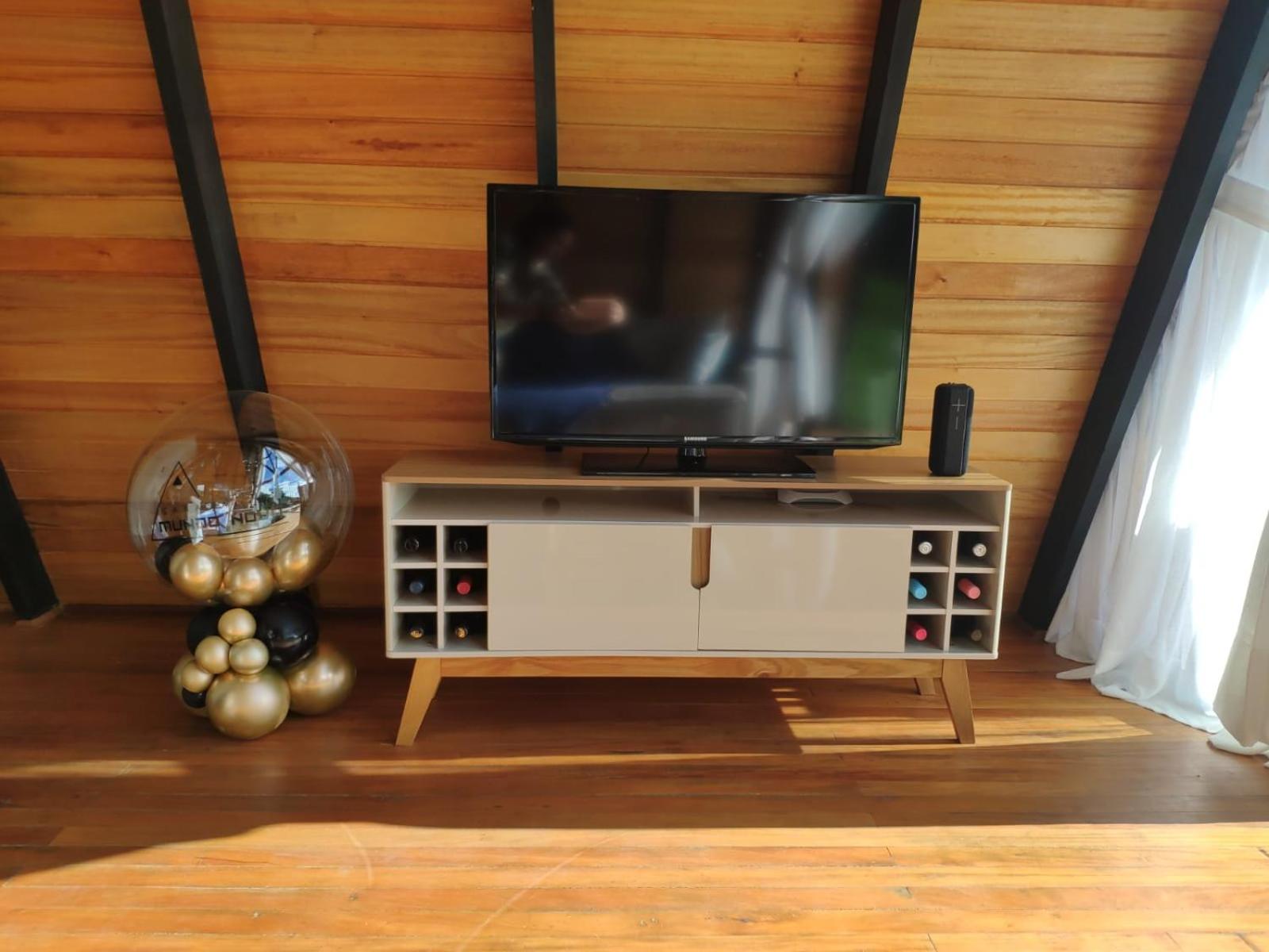Triangle of the Sun Cabin | Mountain view | Hot tub | Air conditioning