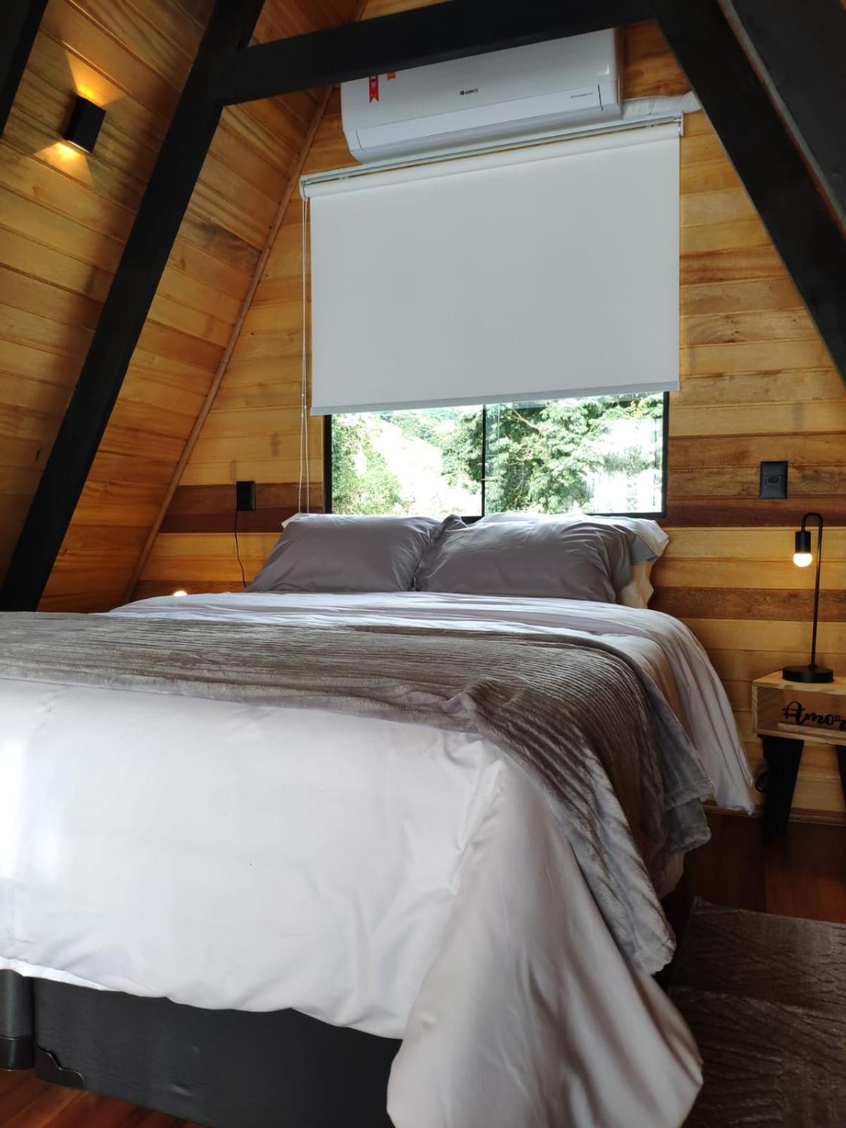 Triangle of the Sun Cabin | Mountain view | Hot tub | Air conditioning