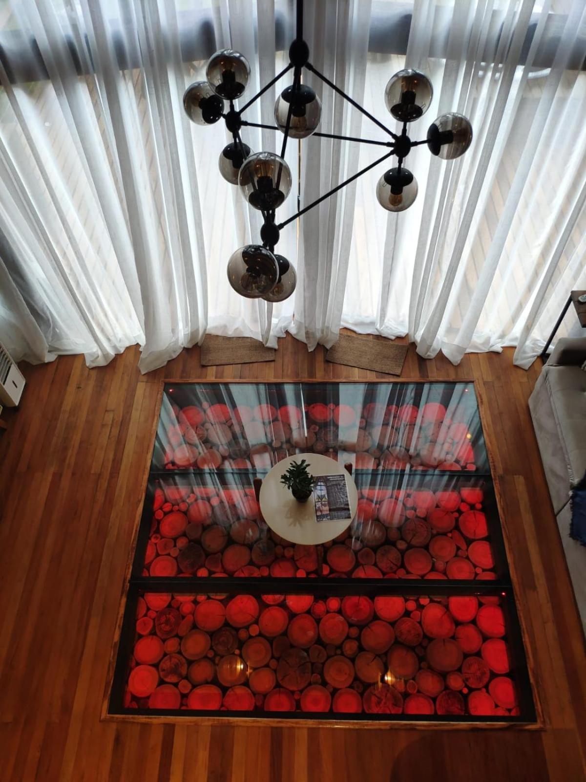 Triangle of the Sun Cabin | Mountain view | Hot tub | Air conditioning