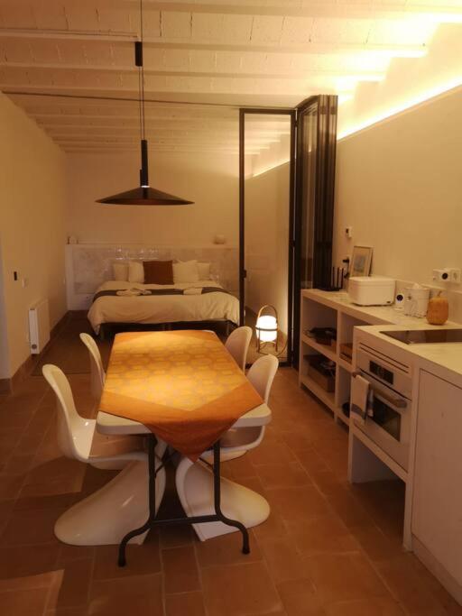 Romantic Stay in Grand Setting