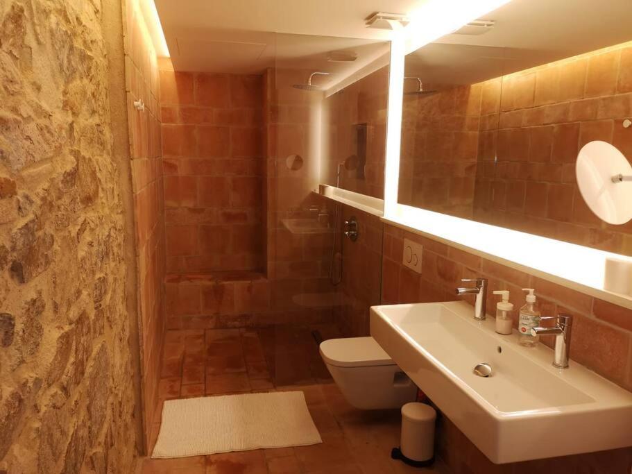 Romantic Stay in Grand Setting