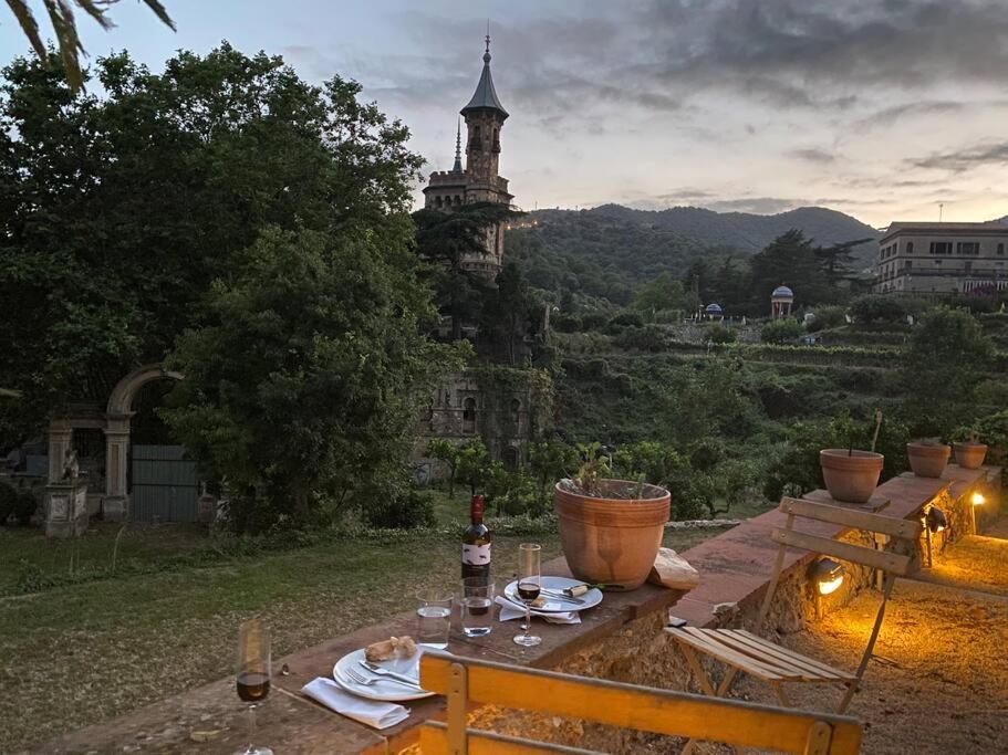 Romantic Stay in Grand Setting