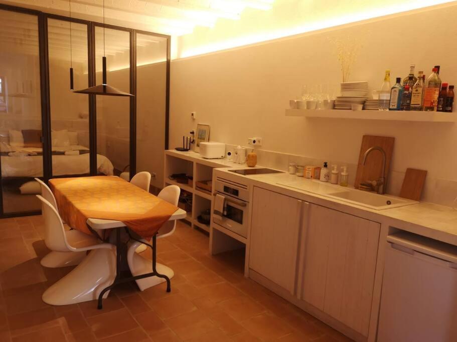 Romantic Stay in Grand Setting