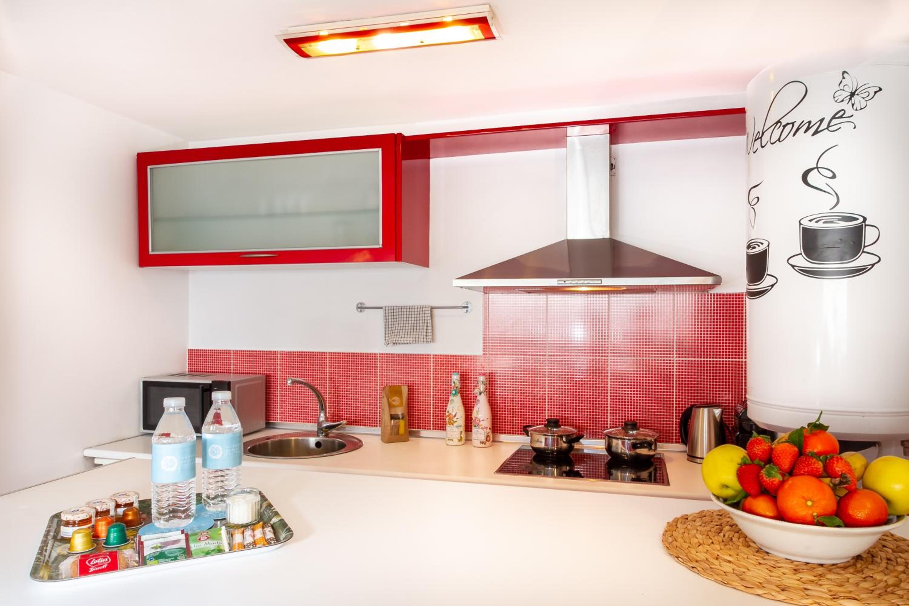 MARBELLA BANUS SUITES - Marbella Beach Front Suite Apartment