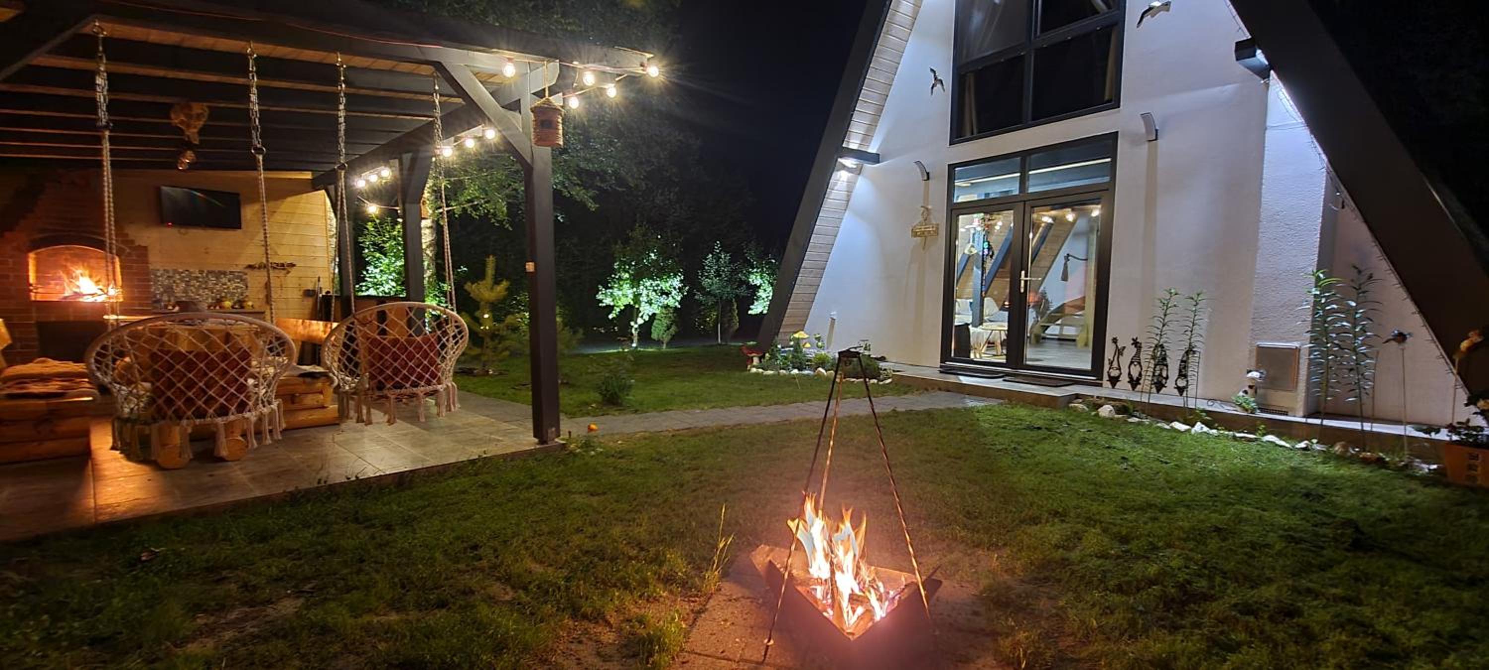 Porumbacu retreat-Cabană A-frame și Chalet cu jacuzzi pe malul râului la poalele munțiilor Făgăraș, Sibiu view 4