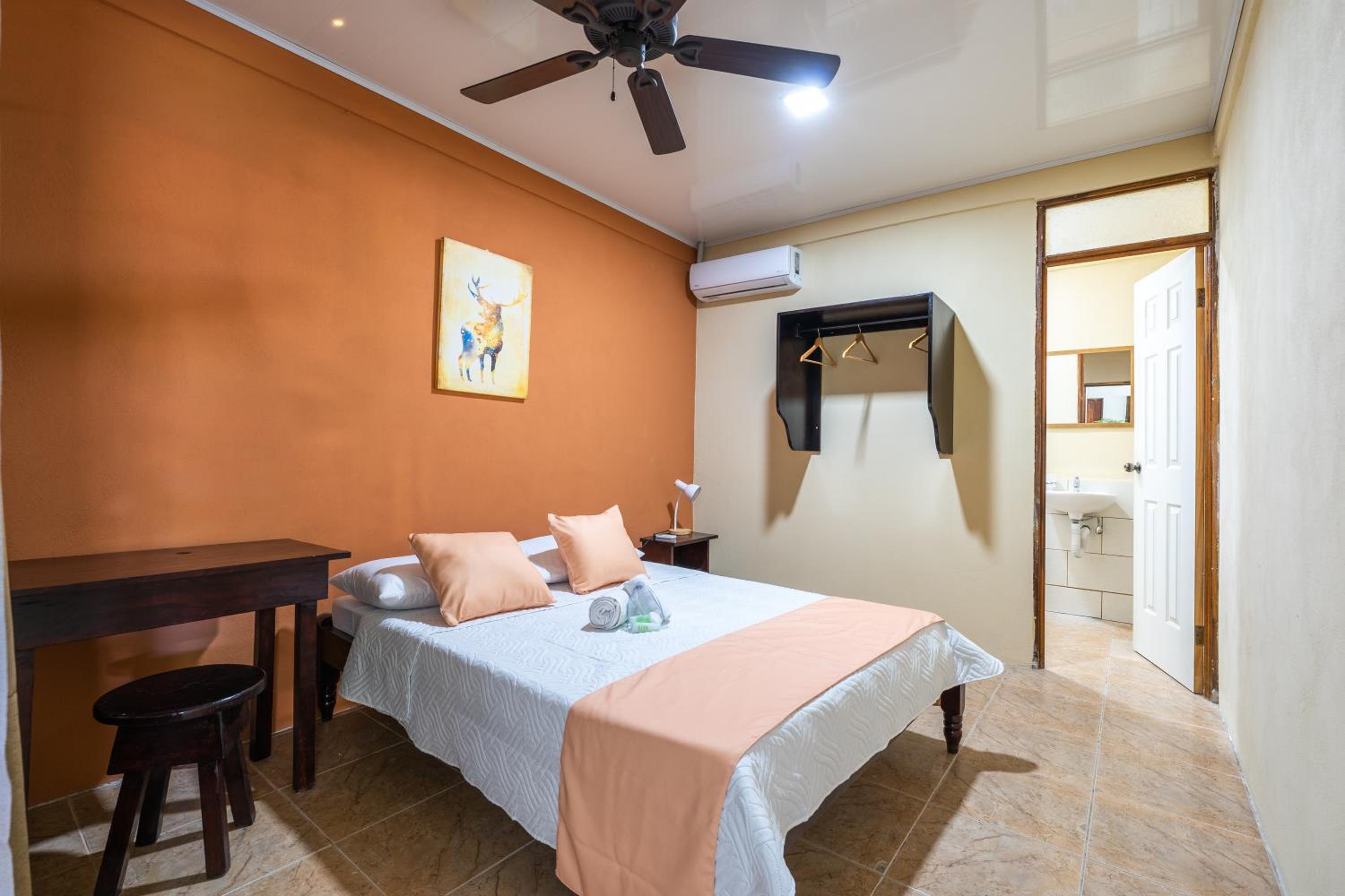 Hotel El Cocobolo Food&Rest Room 5 B&B WiFi AC Pkg Free Swimmingpool