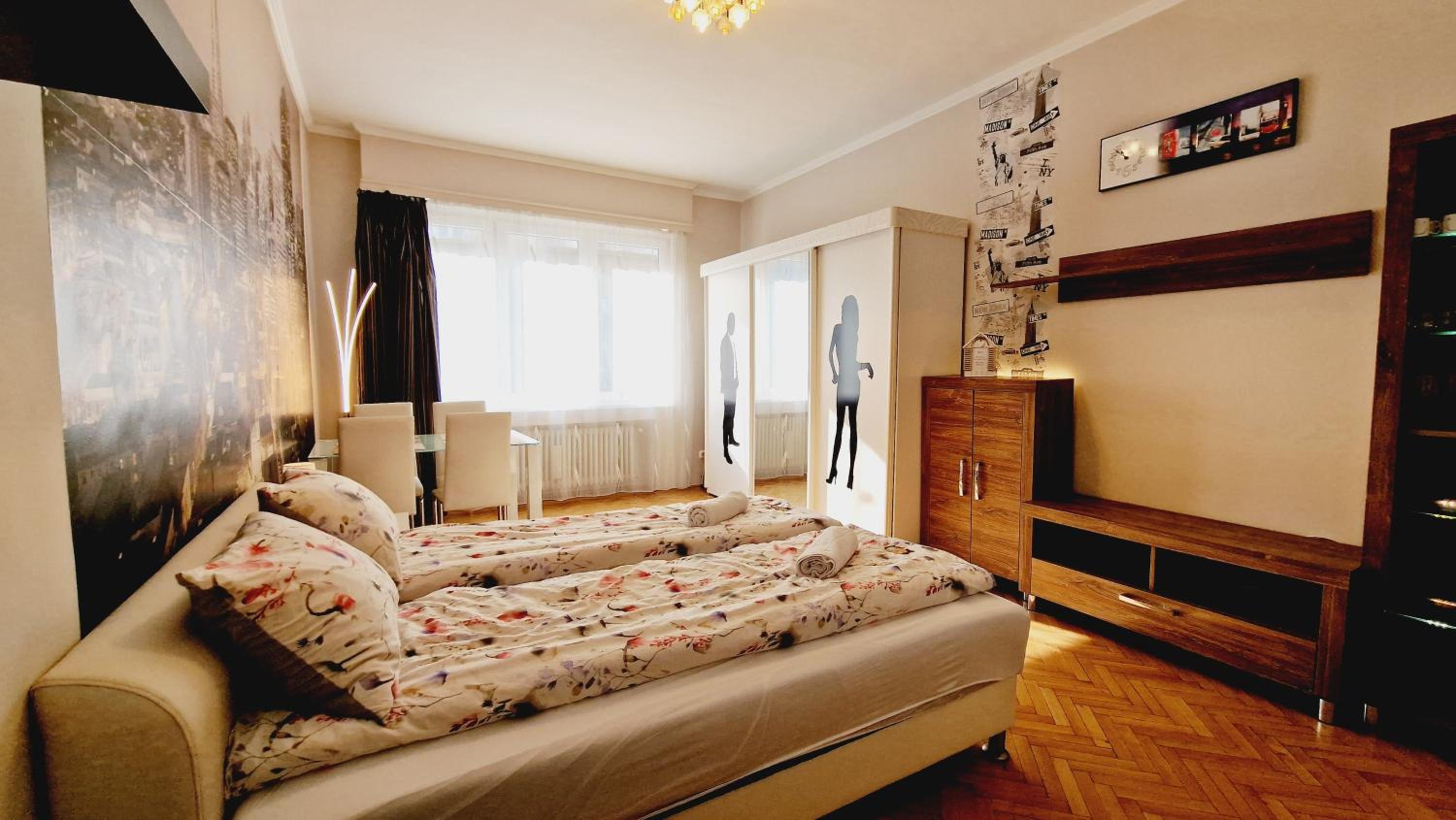 Parliament View Apartment - Free Parking Nearby view 4