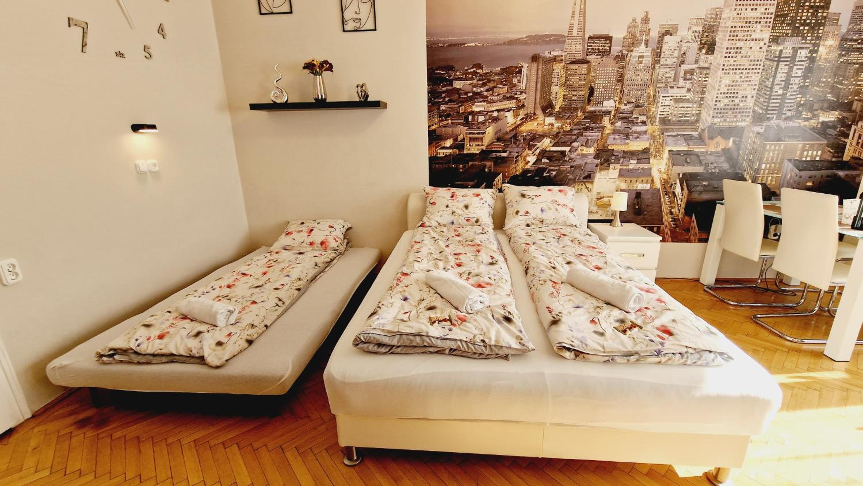 Parliament View Apartment - Free Parking Nearby view 5