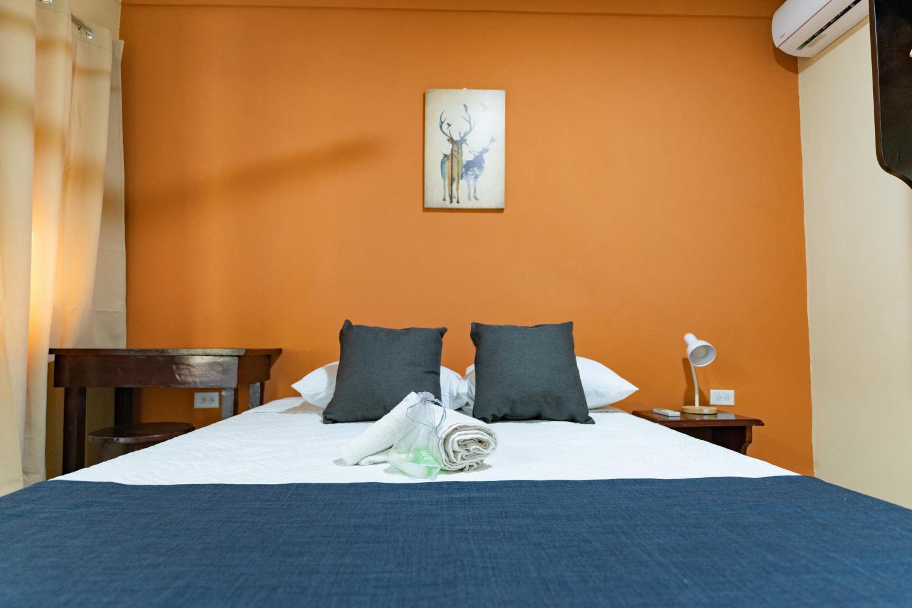 Hotel El Cocobolo Food&Rest Room 6 B&B WiFi AC Pkg Free Swimmingpool