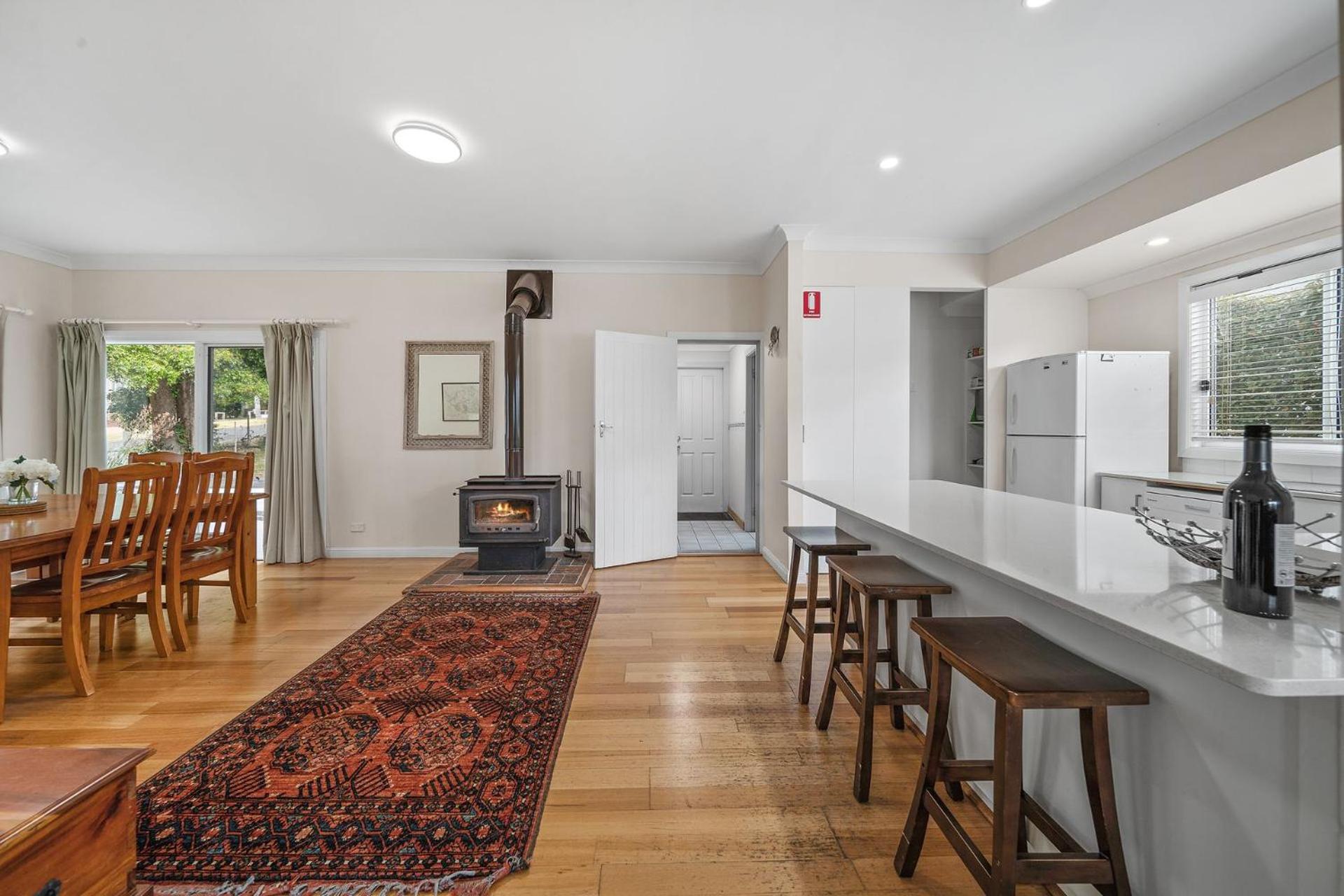 Bowen View - pet-friendly home near Hyams Beach