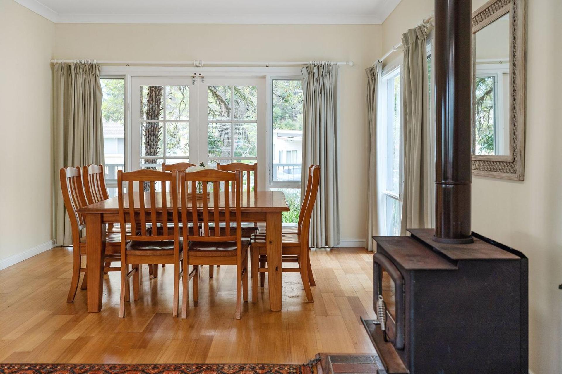 Bowen View - pet-friendly home near Hyams Beach