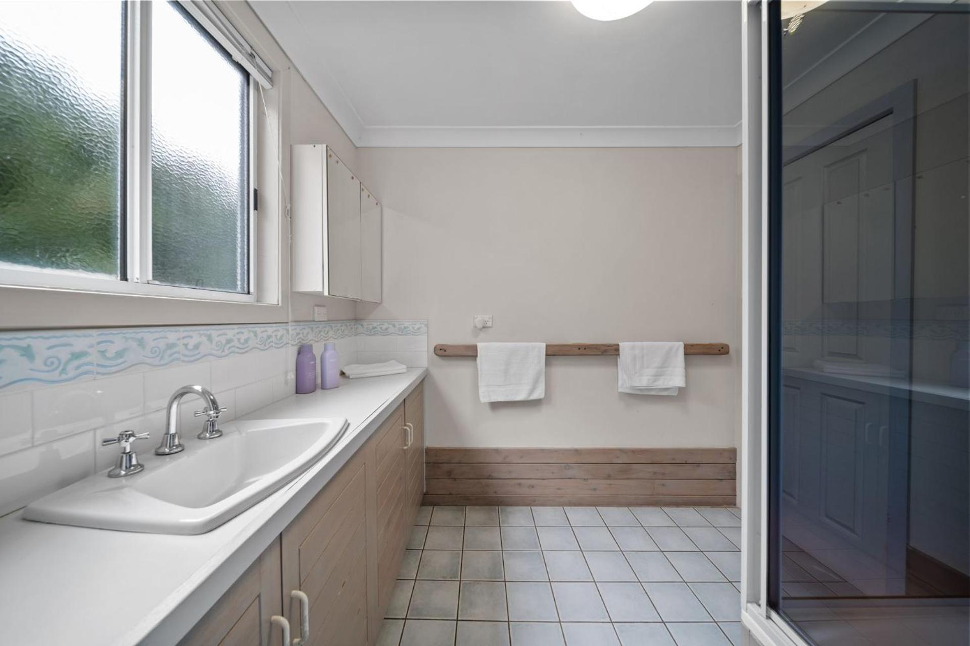 Bowen View - pet-friendly home near Hyams Beach
