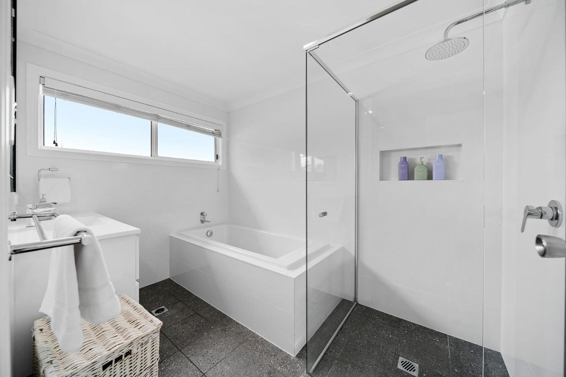 Bowen View - pet-friendly home near Hyams Beach