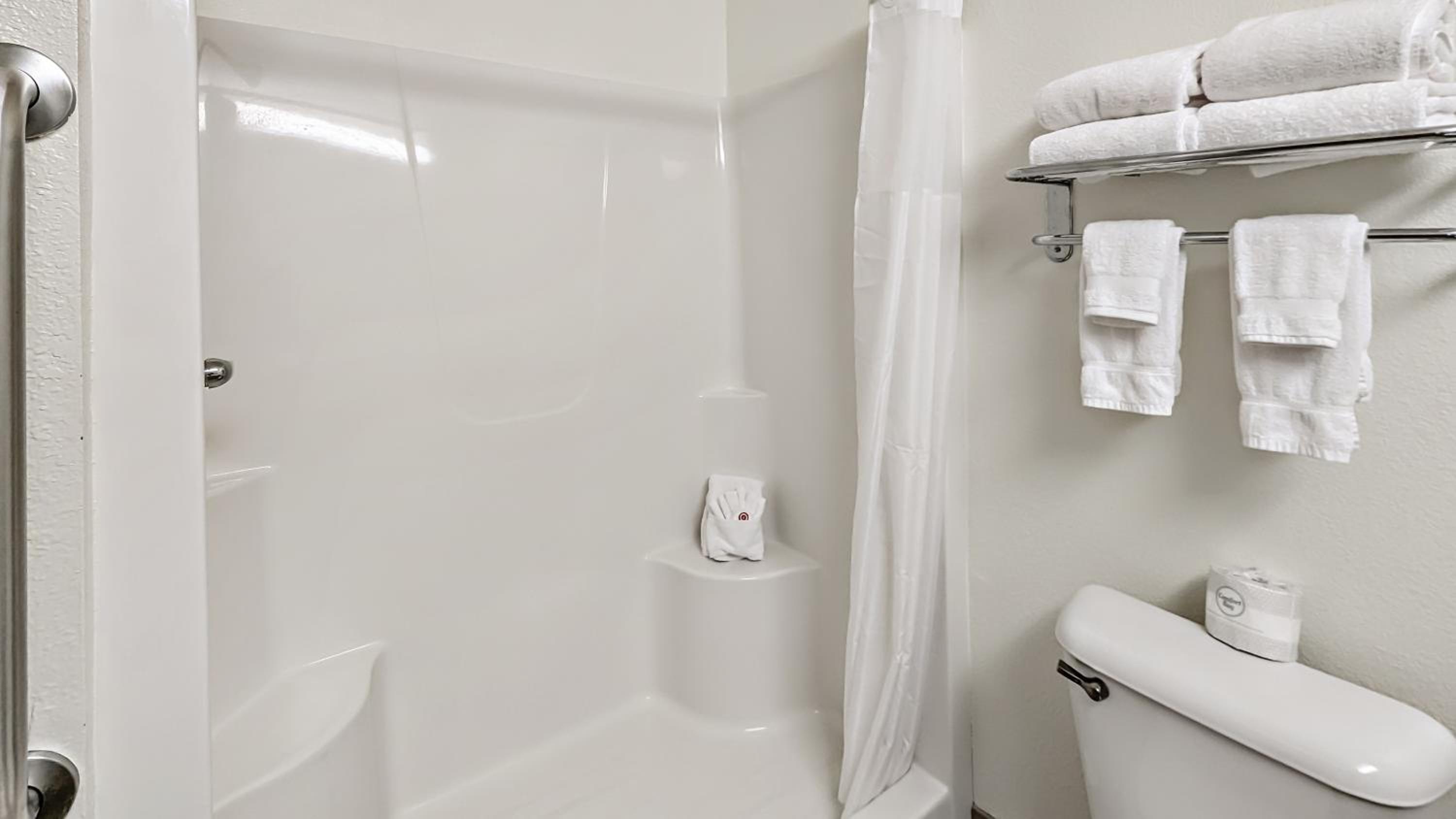 Estherville Hotel & Suites