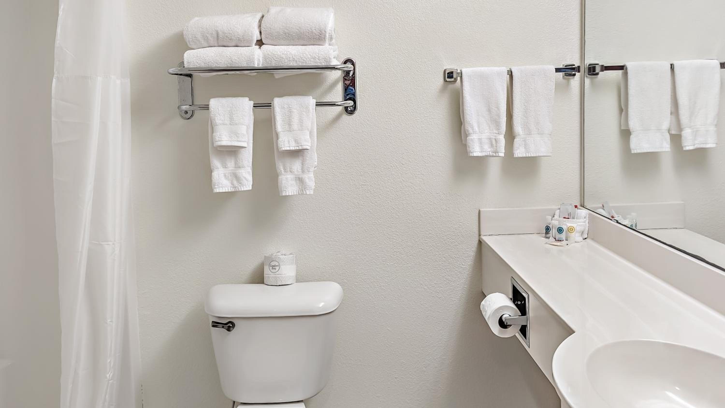 Estherville Hotel & Suites