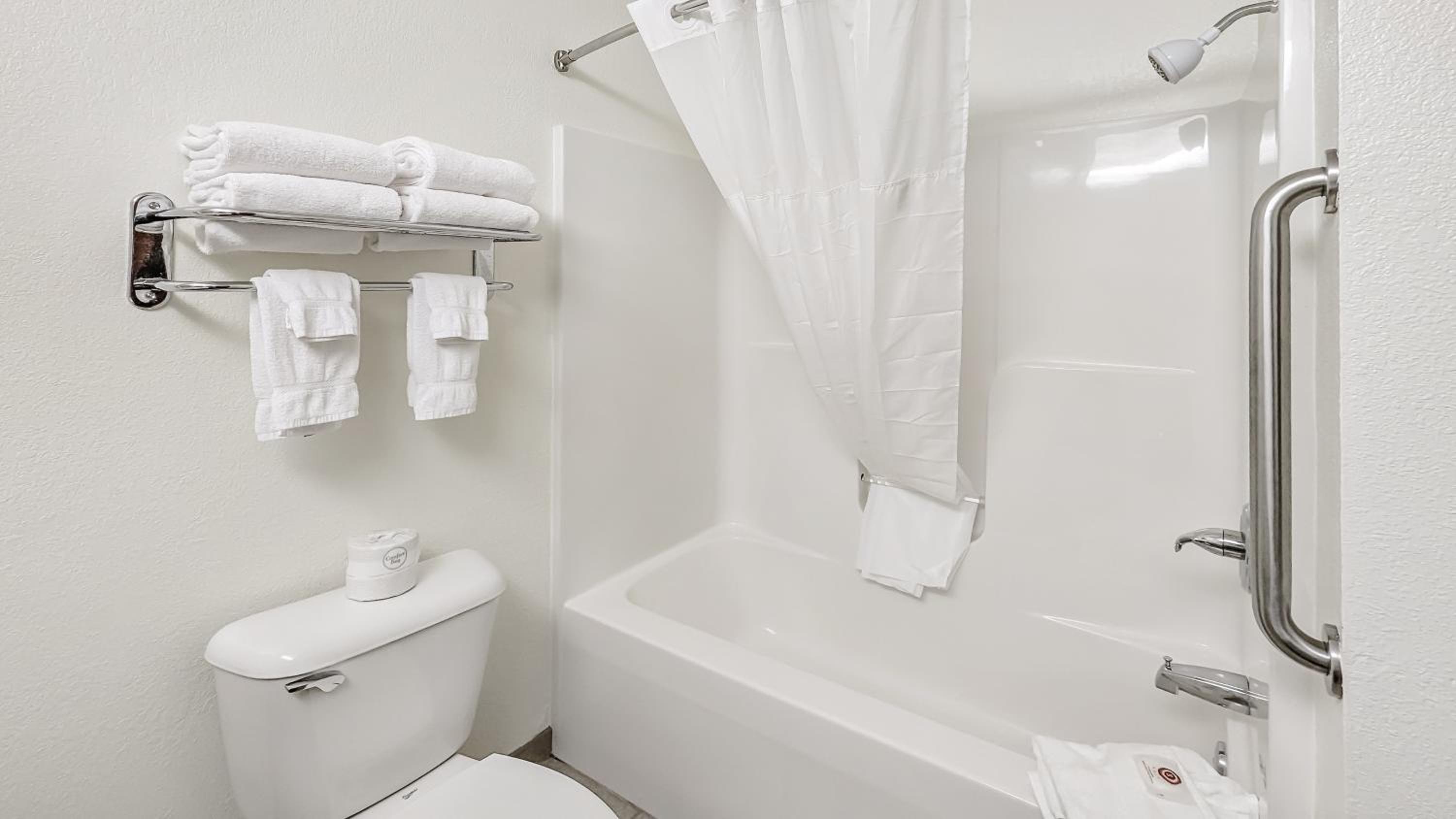 Estherville Hotel & Suites