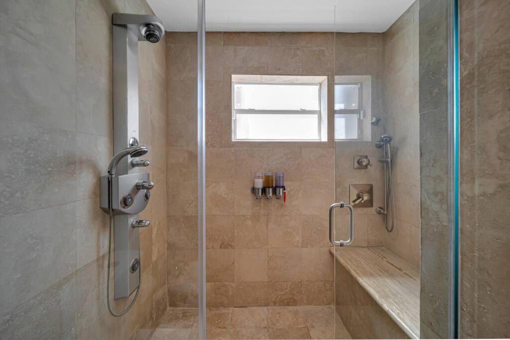 Casa la Miami - Central location Villa with Pool & Gym
