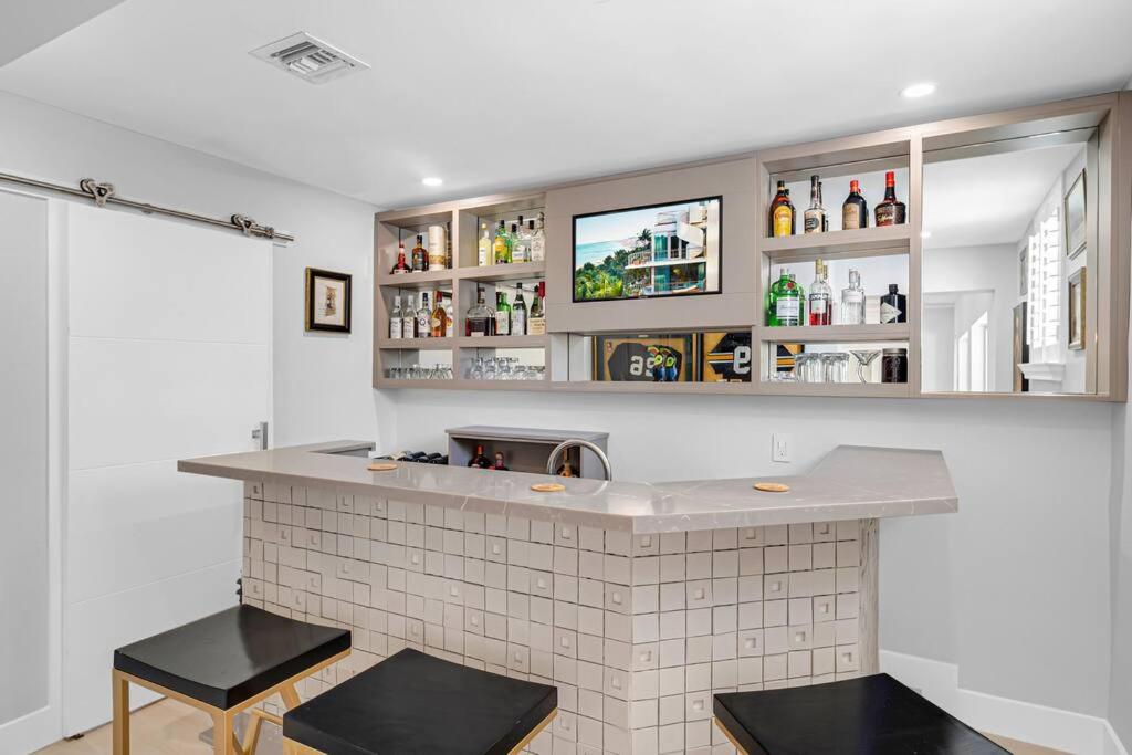 Casa la Miami - Central location Villa with Pool & Gym