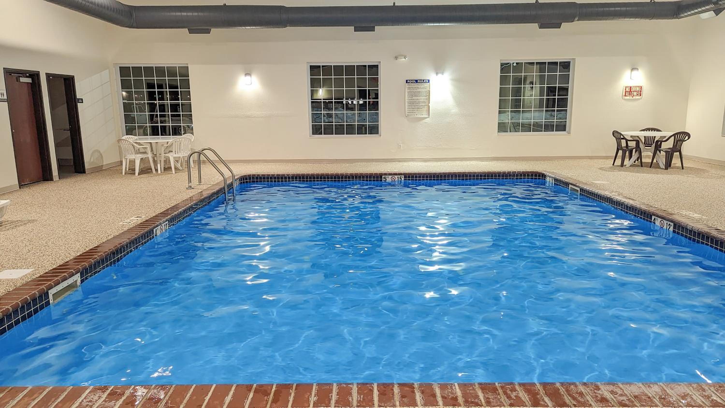 Estherville Hotel & Suites