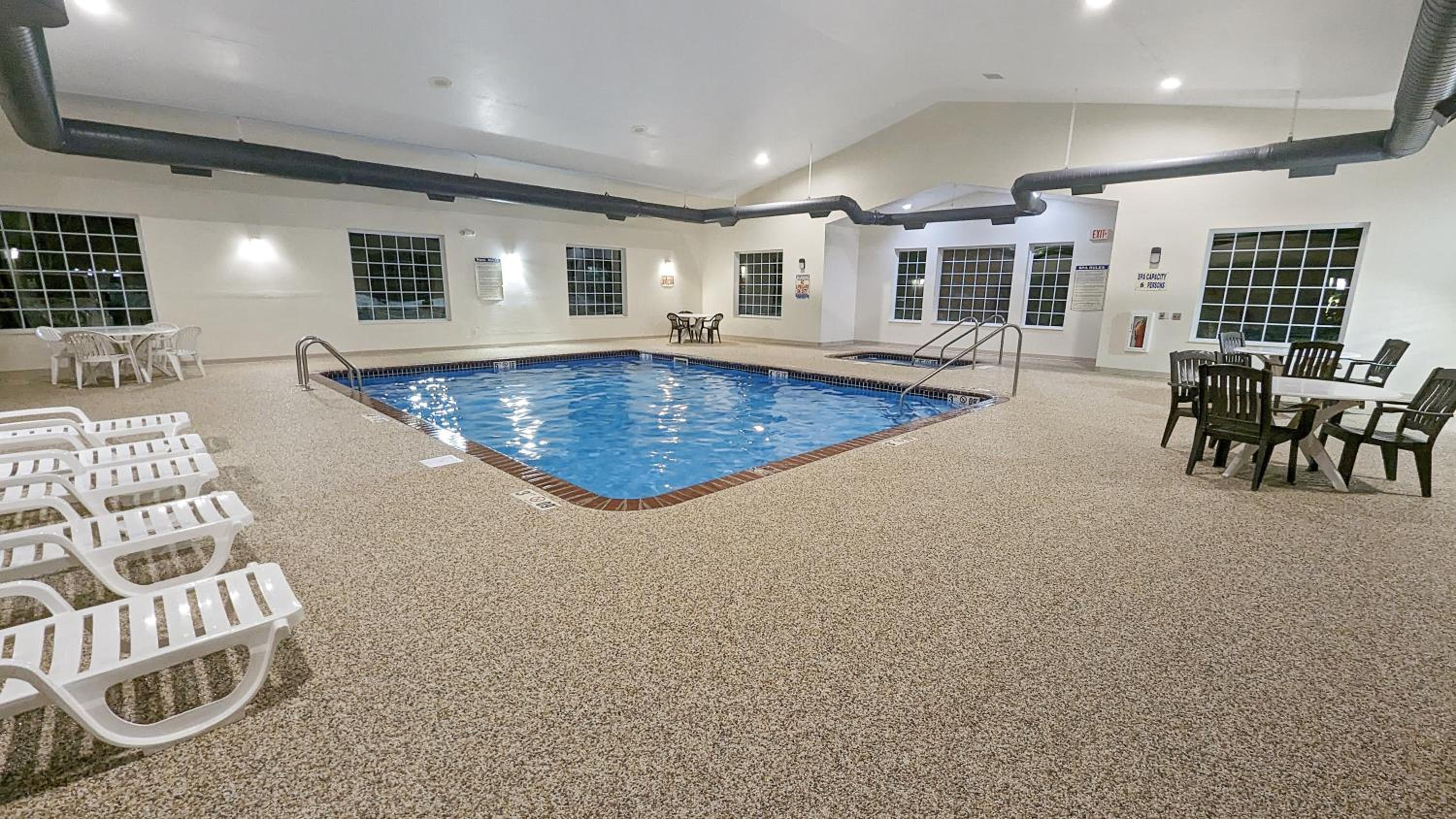 Estherville Hotel & Suites