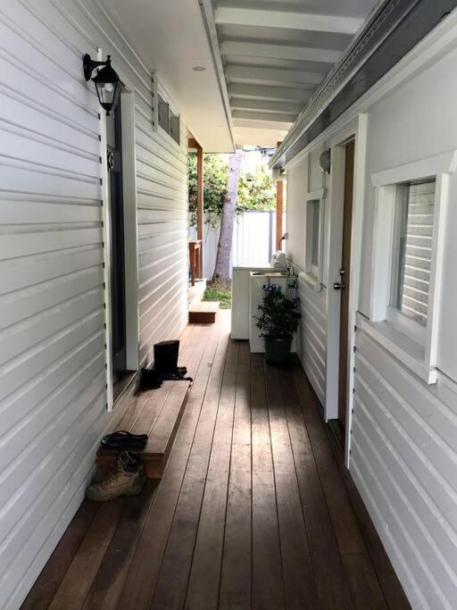 Original Surf Cottage in heart of Pottsville Beach