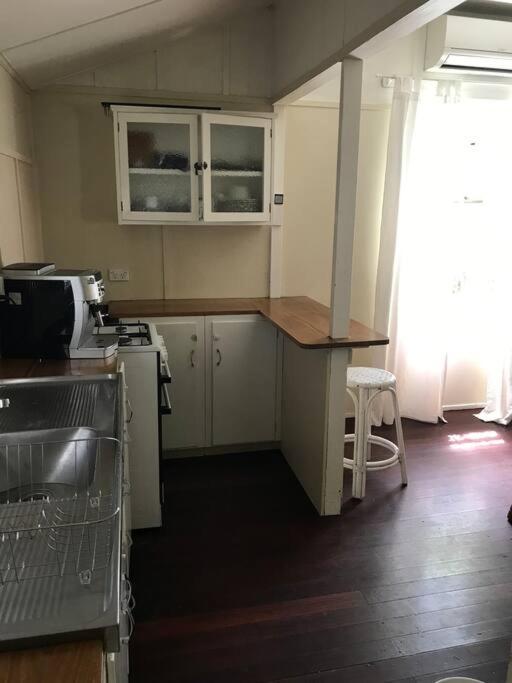 Original Surf Cottage in heart of Pottsville Beach
