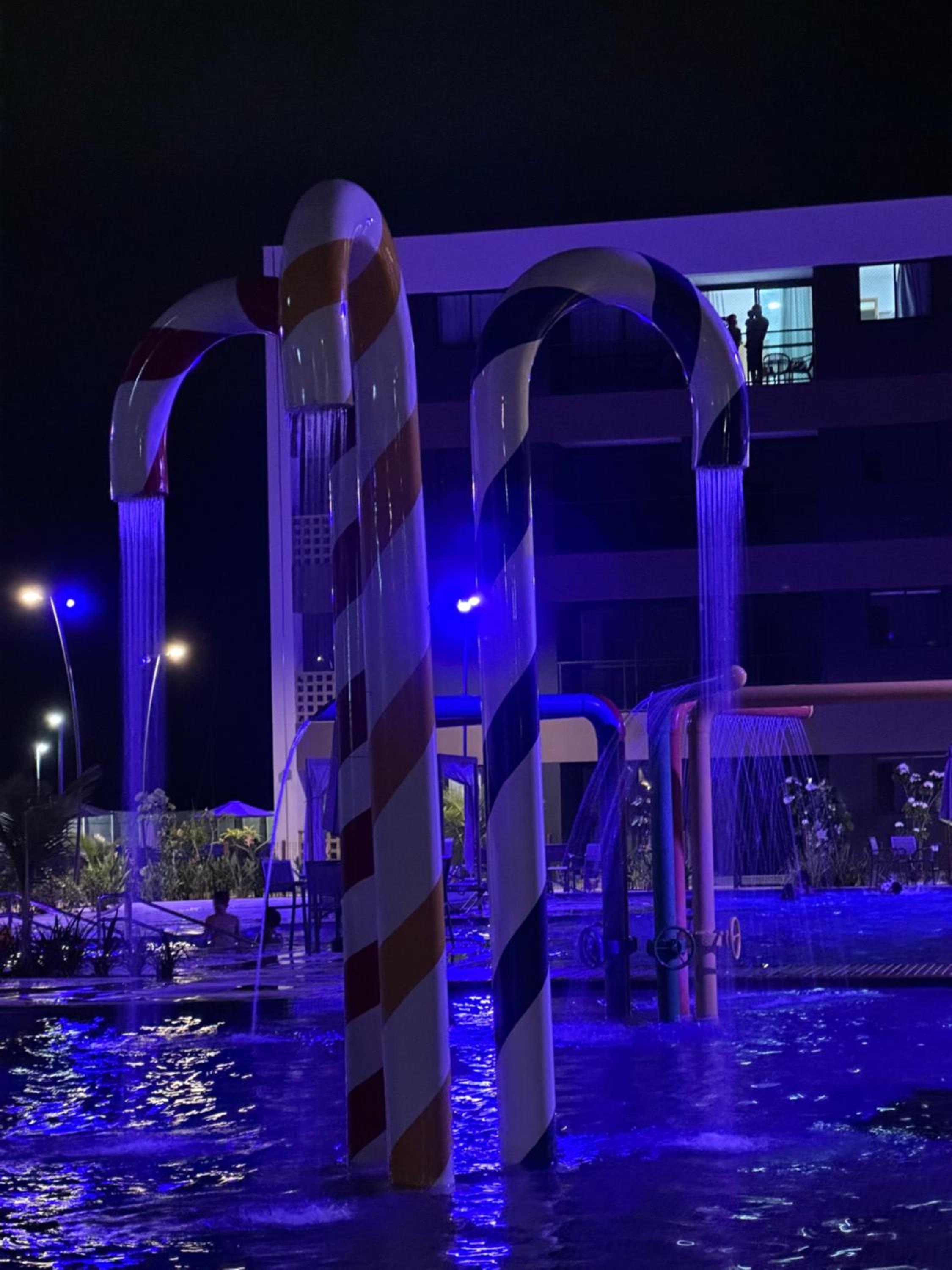 Flat ESTUDIO de LUXO - Praia de Muro Alto - Piscinas - Ideal para CASAIS, famílias com crianças - ap COMPLETO - AR COND, WI FI, NETFLIX, ESTACIONAMENTO - 4
